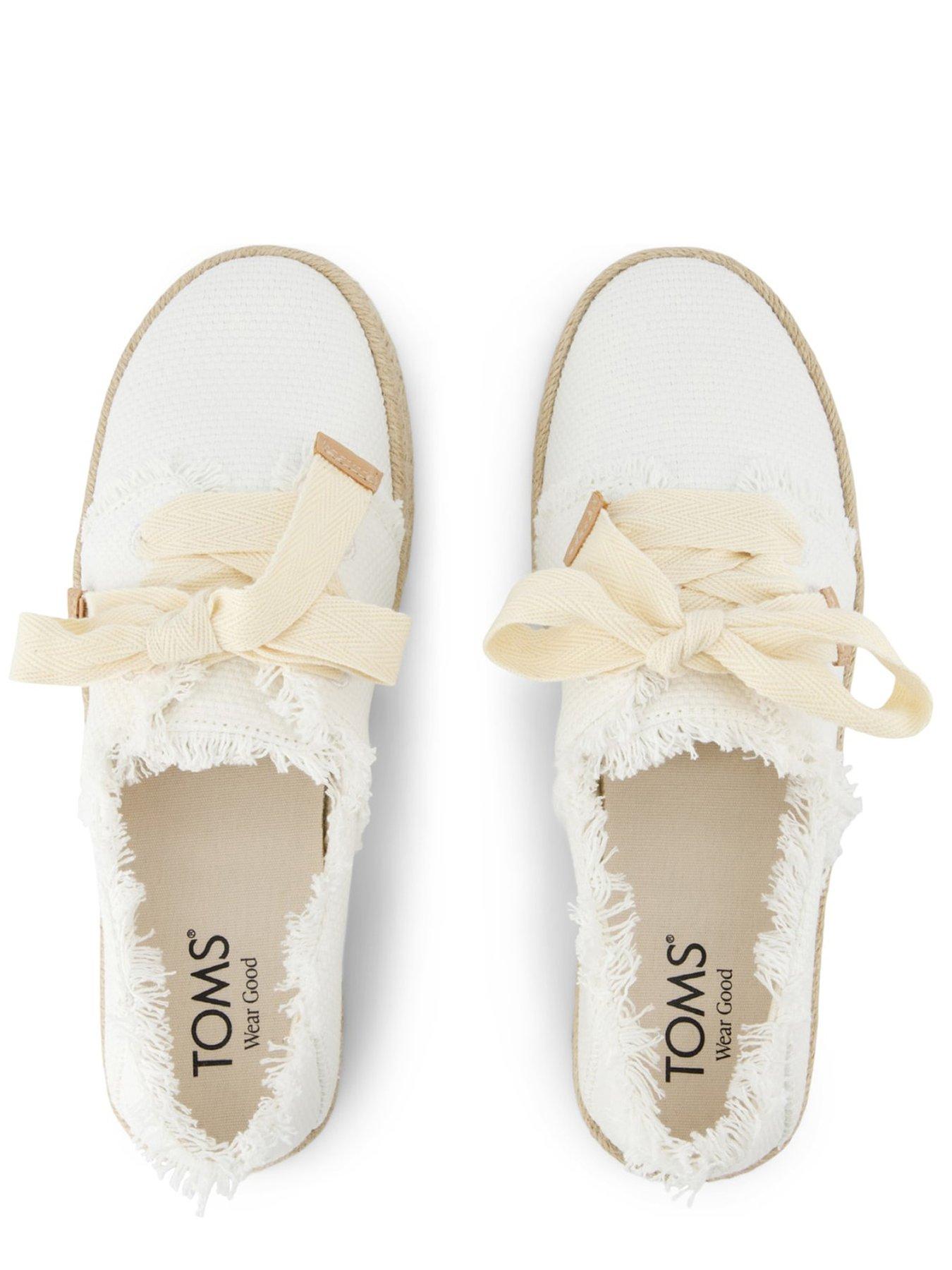 toms-carolina-lace-upoutfit