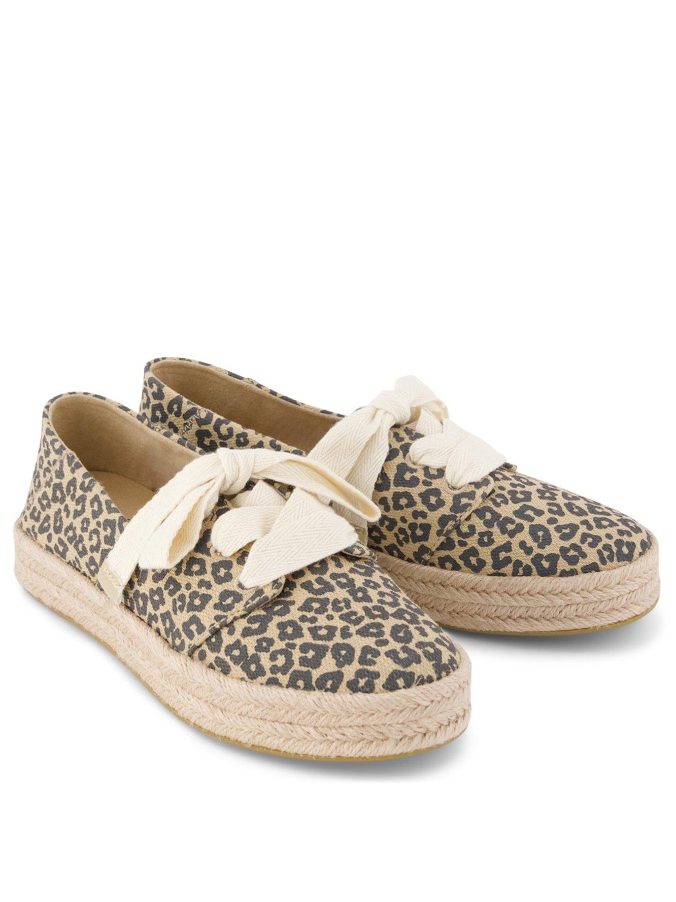 toms-carolina-lace-upstillFront