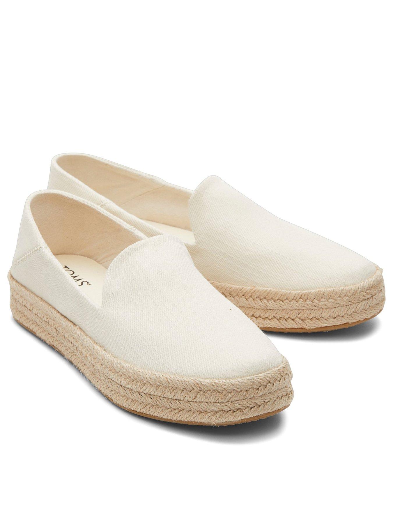 toms-carolinastillFront
