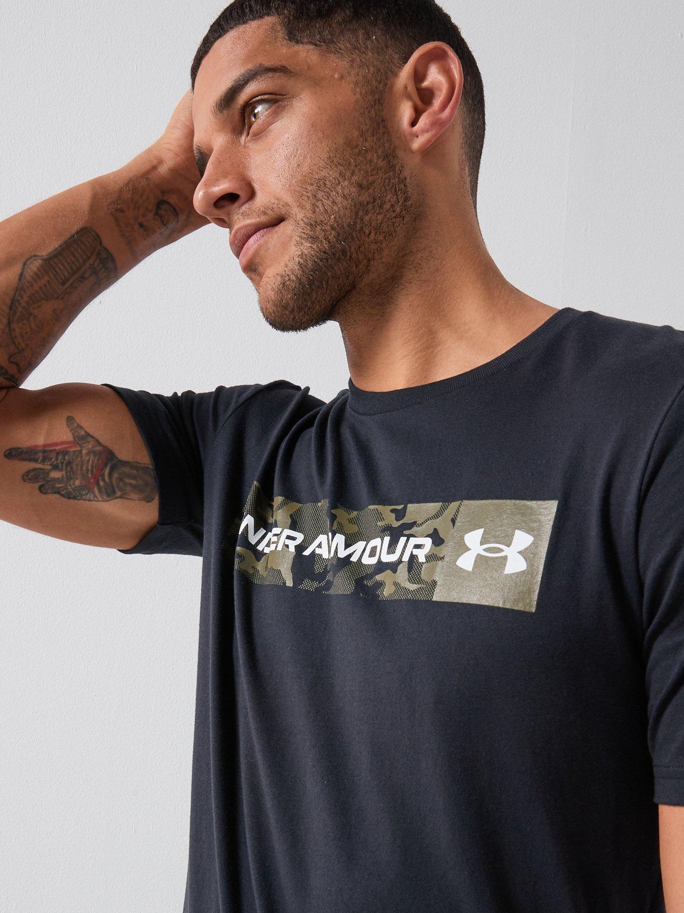 under-armour-mens-camo-chest-stripe-training-t-shirt-blackoutfit
