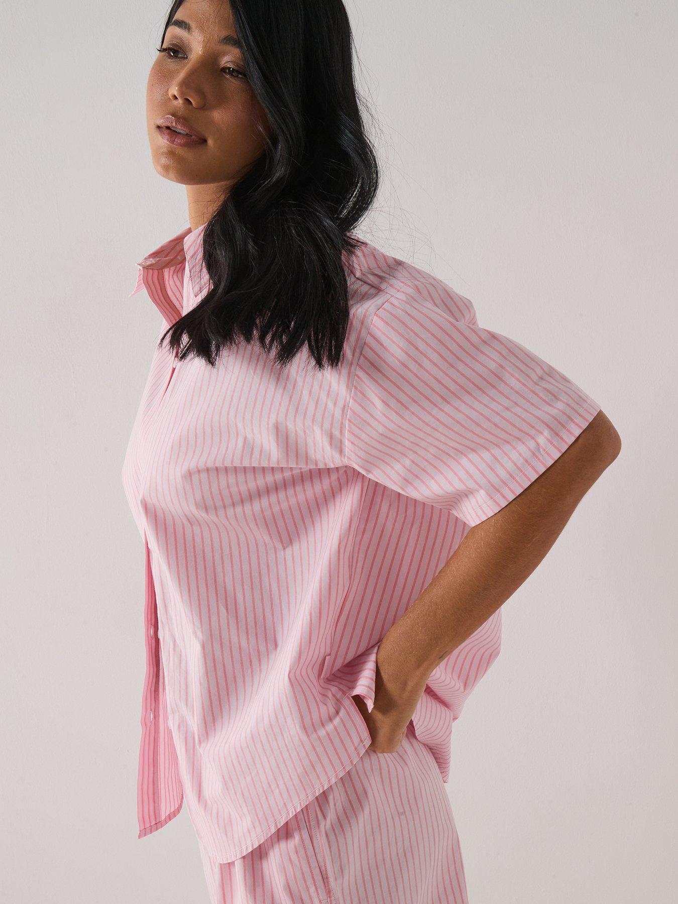 Image 5 of 6 of Calvin Klein Ss Shirt Pant Set