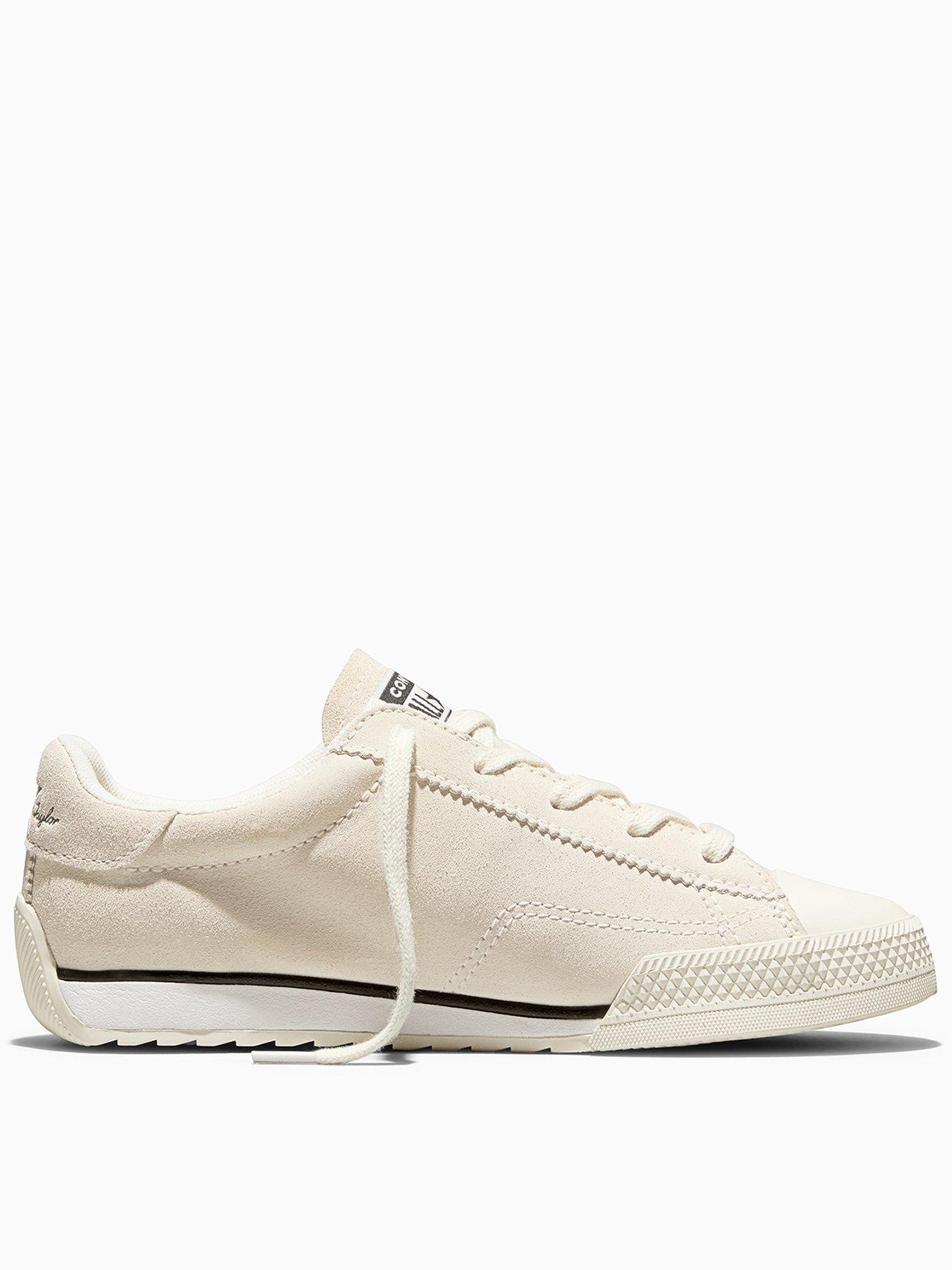 Image 1 of 6 of Converse Junior Chuck Taylor Lo Trainers - Cream