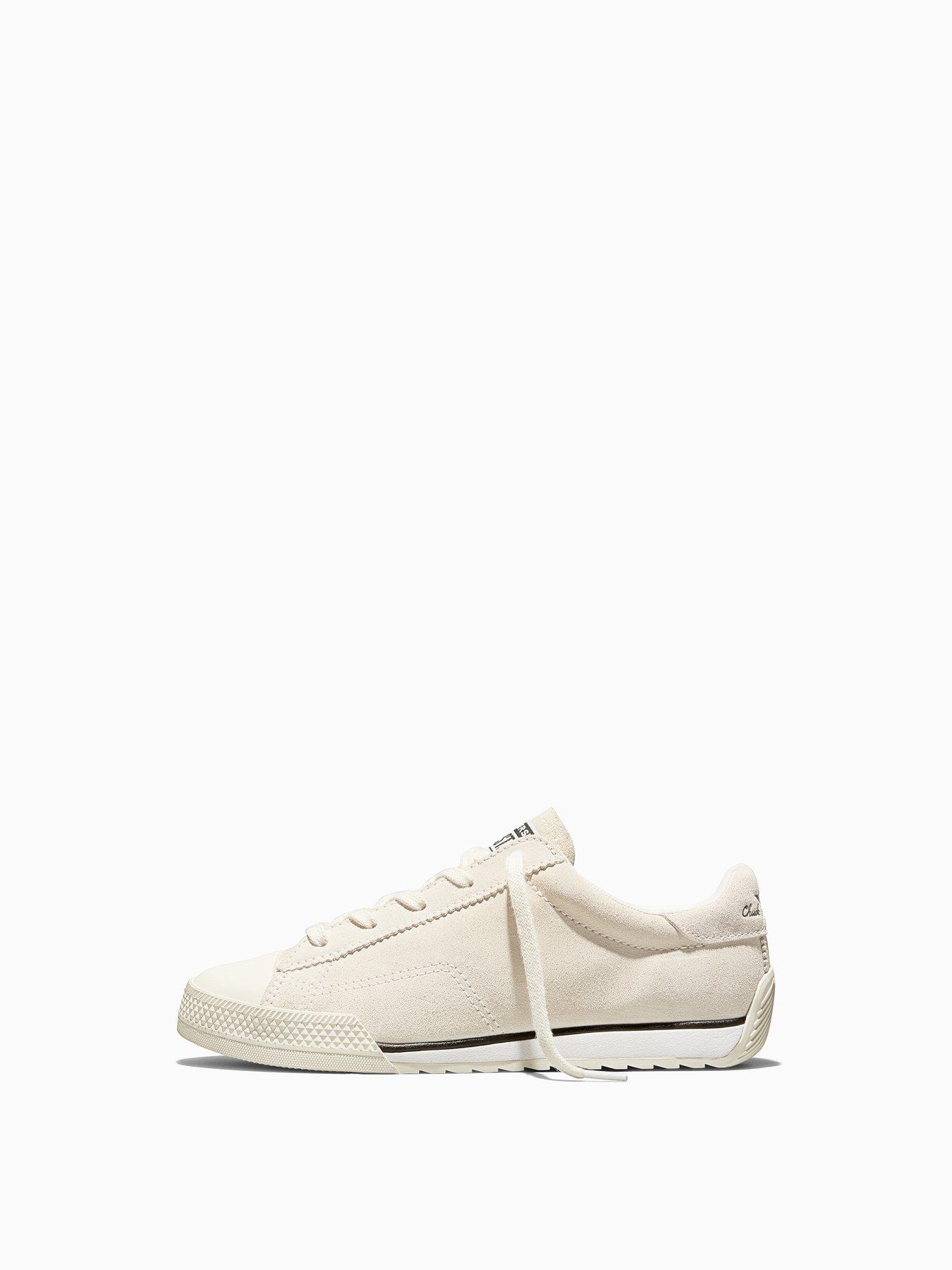 Image 6 of 6 of Converse Junior Chuck Taylor Lo Trainers - Cream