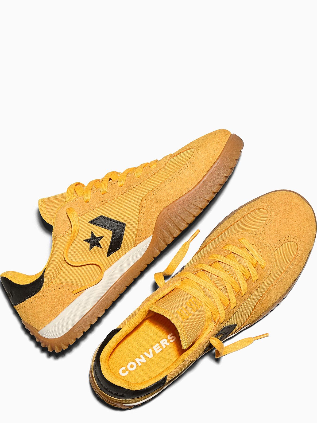 converse-mens-run-star-trainers-banana-yellowoutfit