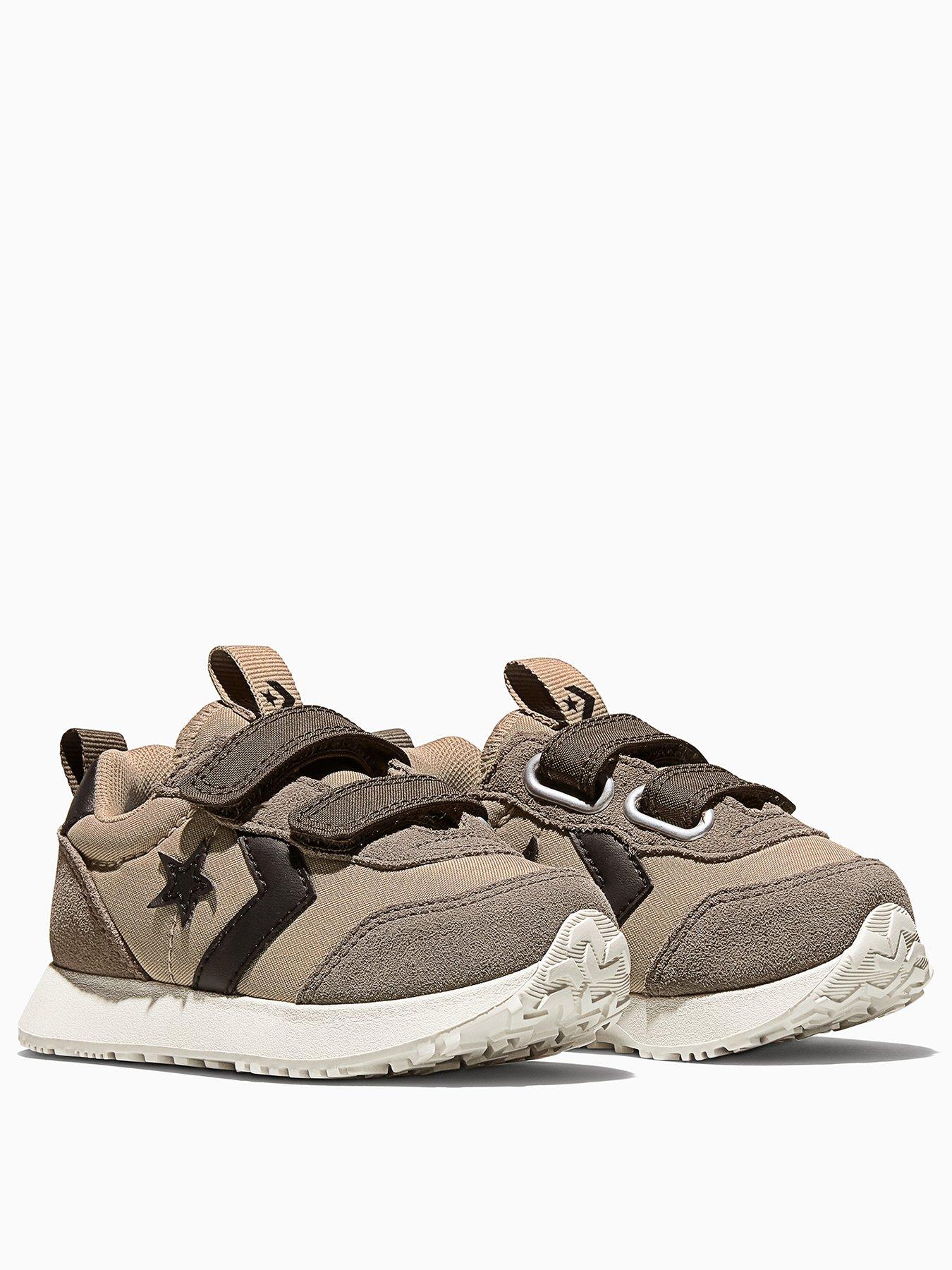 converse-infant-omega-2v-trainers-sandstillFront