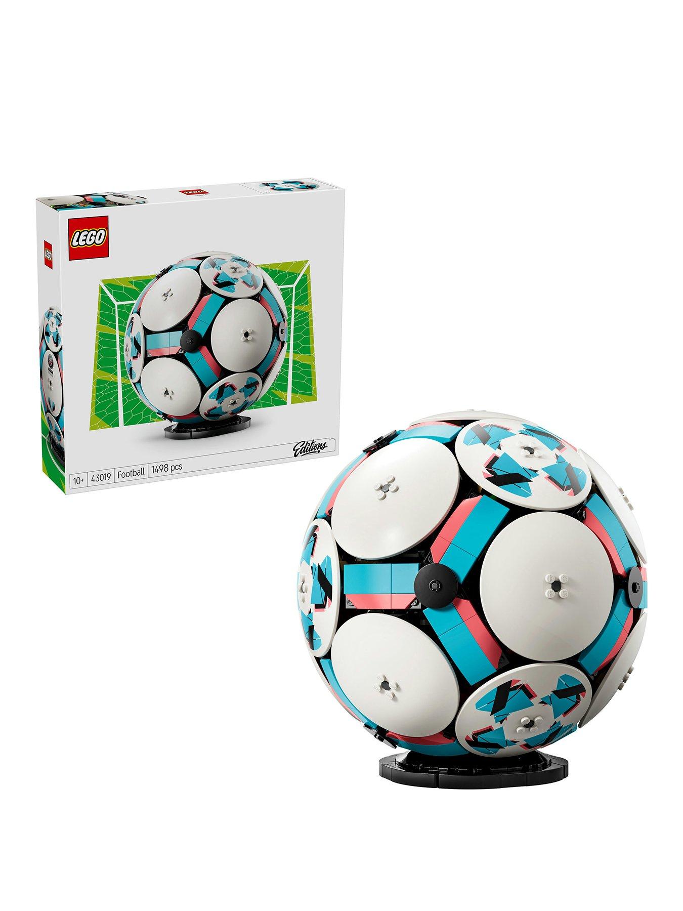 lego-football-3d-display-model-building-kit-43019front