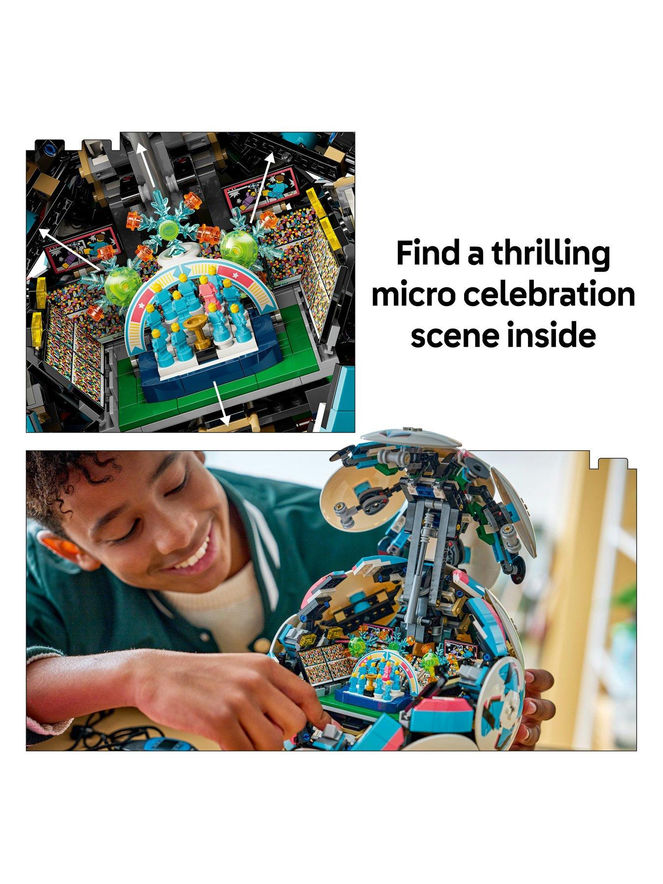 Image 5 of 8 of LEGO Editions Football - 3D Display Model Building Kit 43019