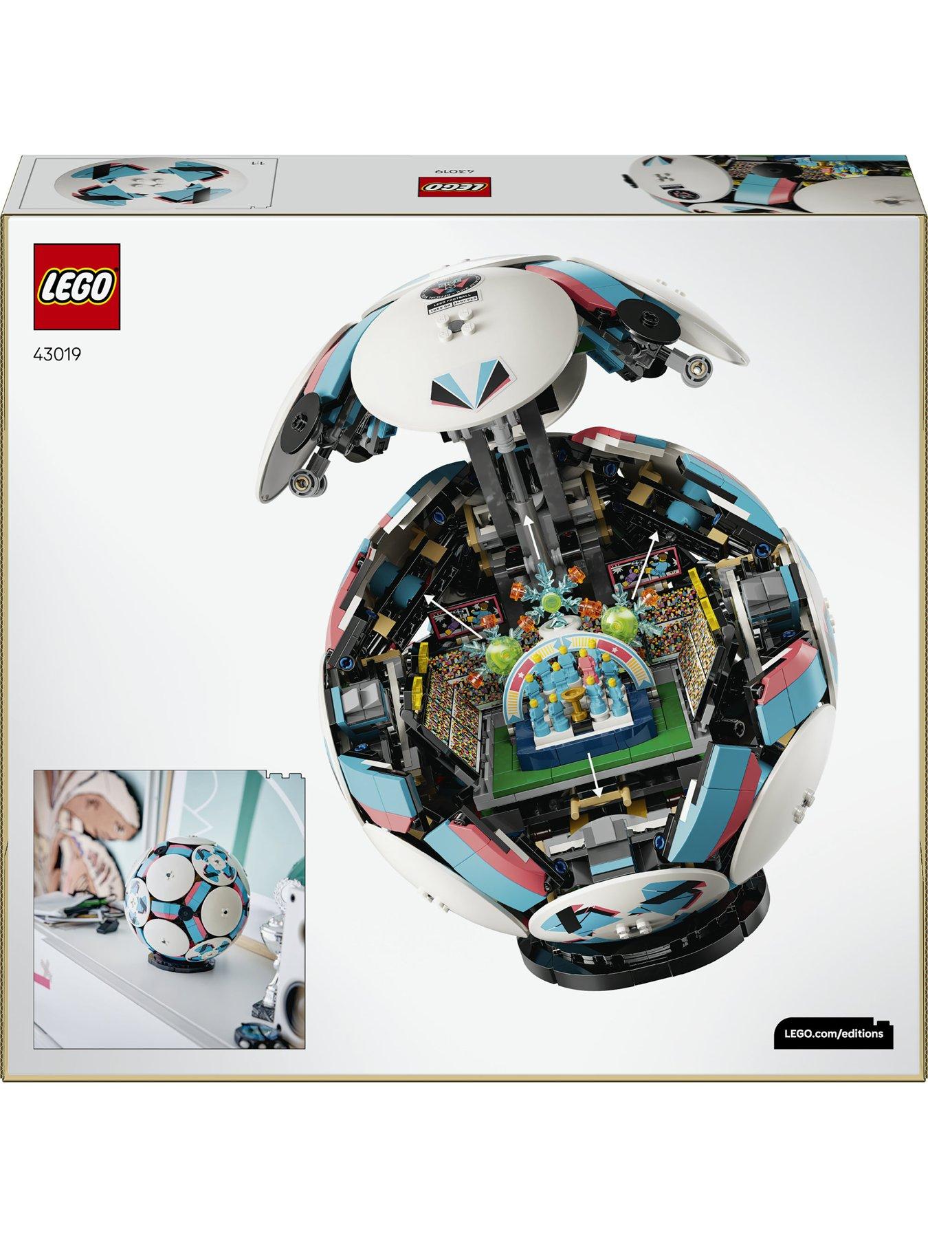 Image 7 of 8 of LEGO Editions Football - 3D Display Model Building Kit 43019