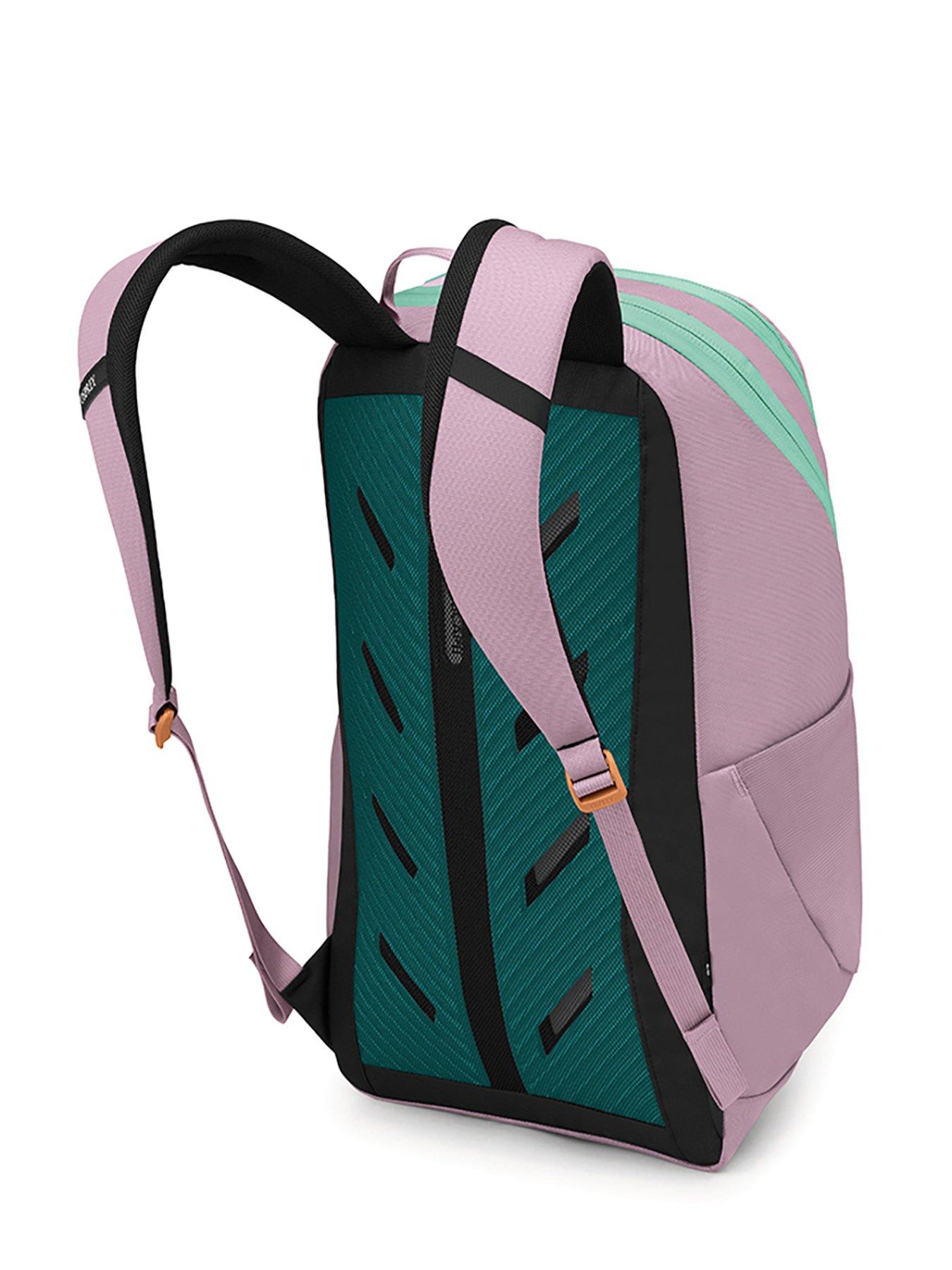 osprey-astronova-iris-pink-backpackoutfit