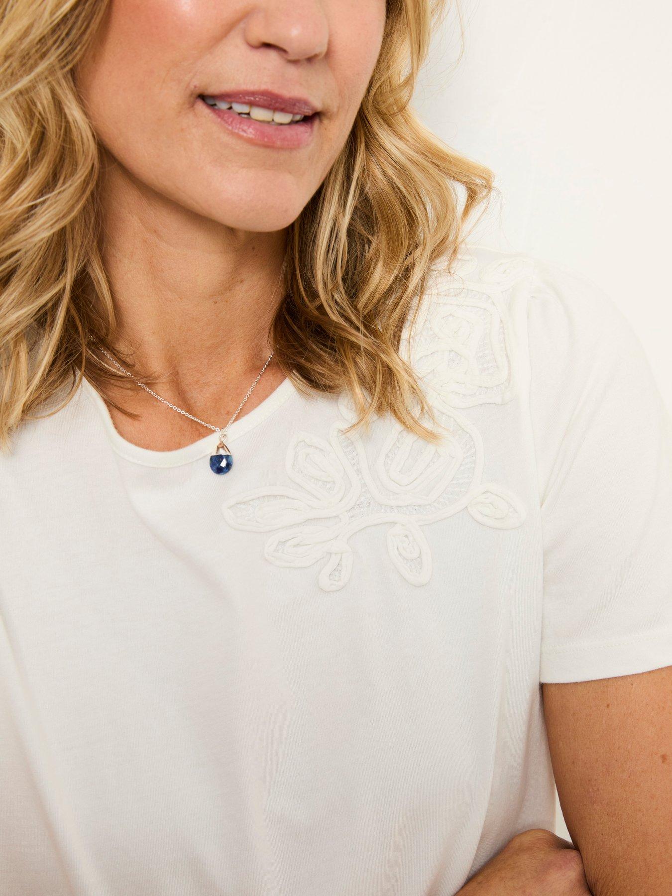 fatface-freya-applique-tee-whiteoutfit
