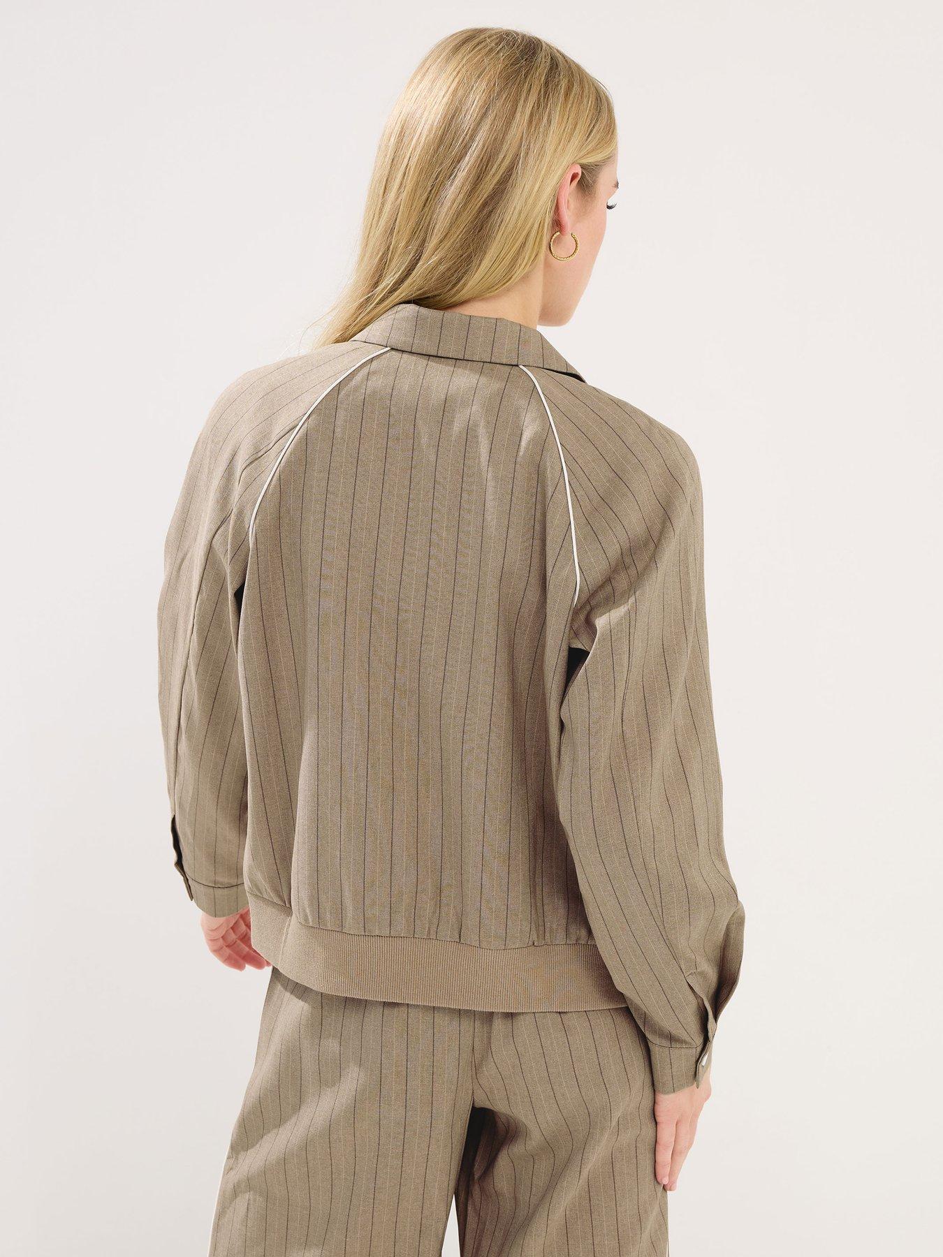 pixiegirl-petite-stripe-contrast-piping-jacket-creamstillFront