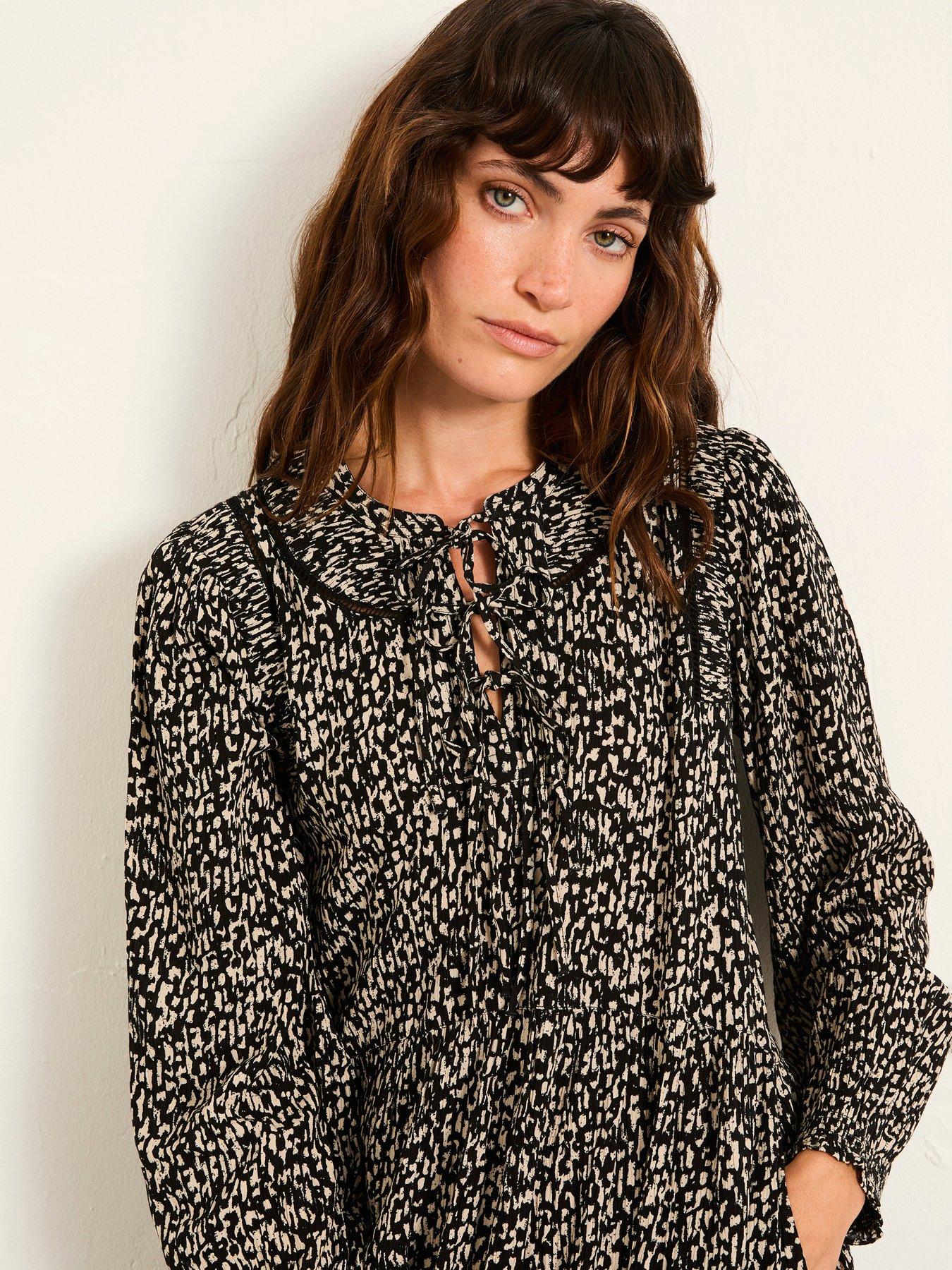 fatface-inez-mono-texture-dress-blackoutfit