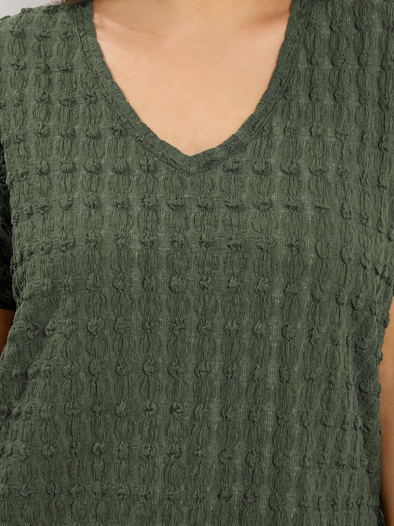 yours-curve-bubble-grown-on-t-shirtoutfit