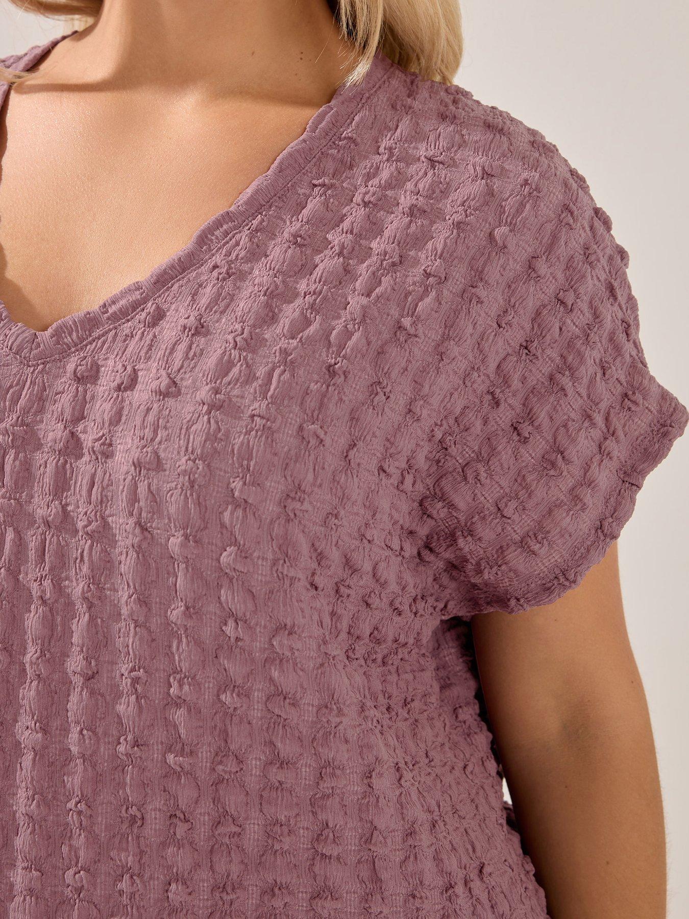 yours-curve-bubble-grown-on-t-shirtoutfit