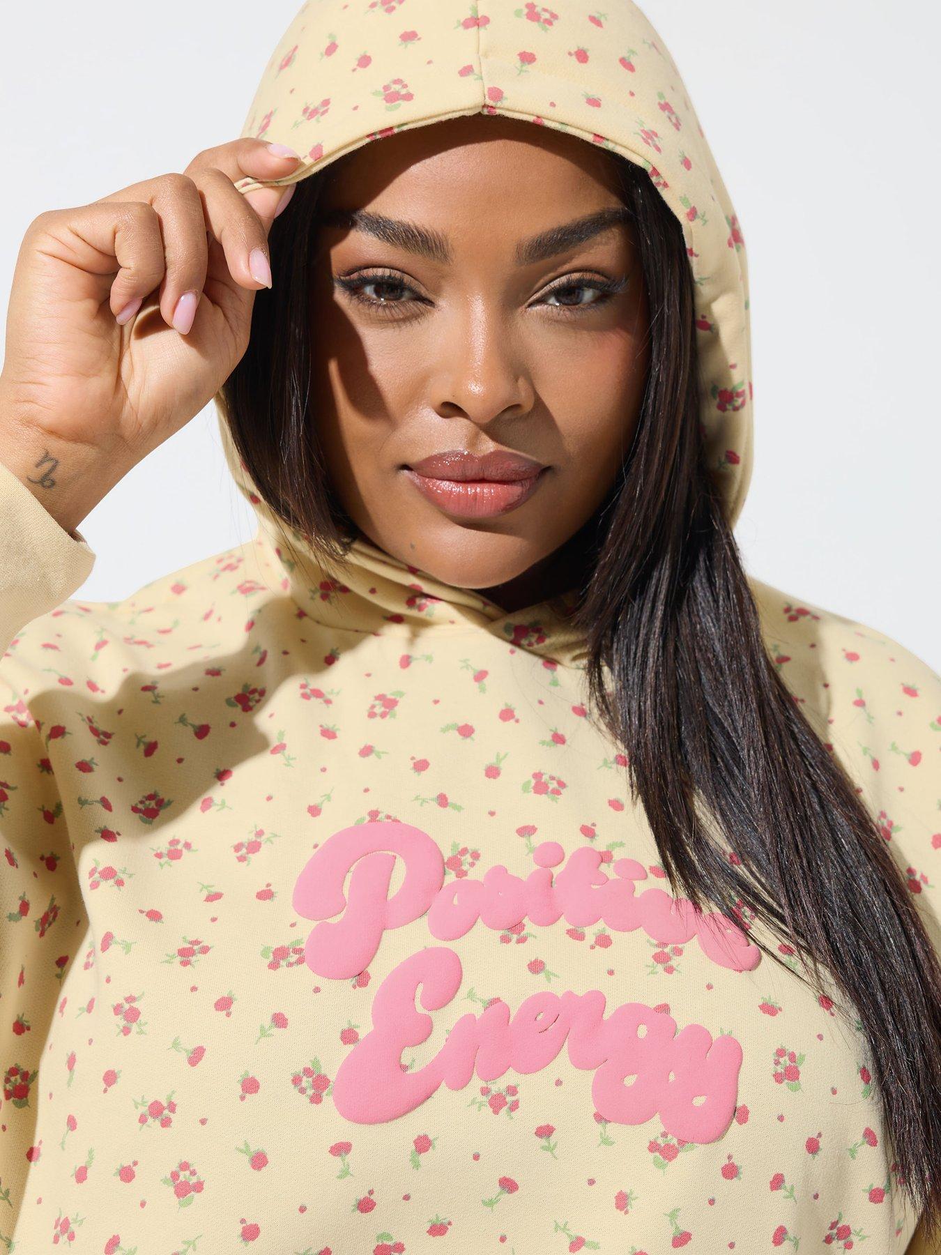 yours-curve-ditsy-printed-hoodieoutfit