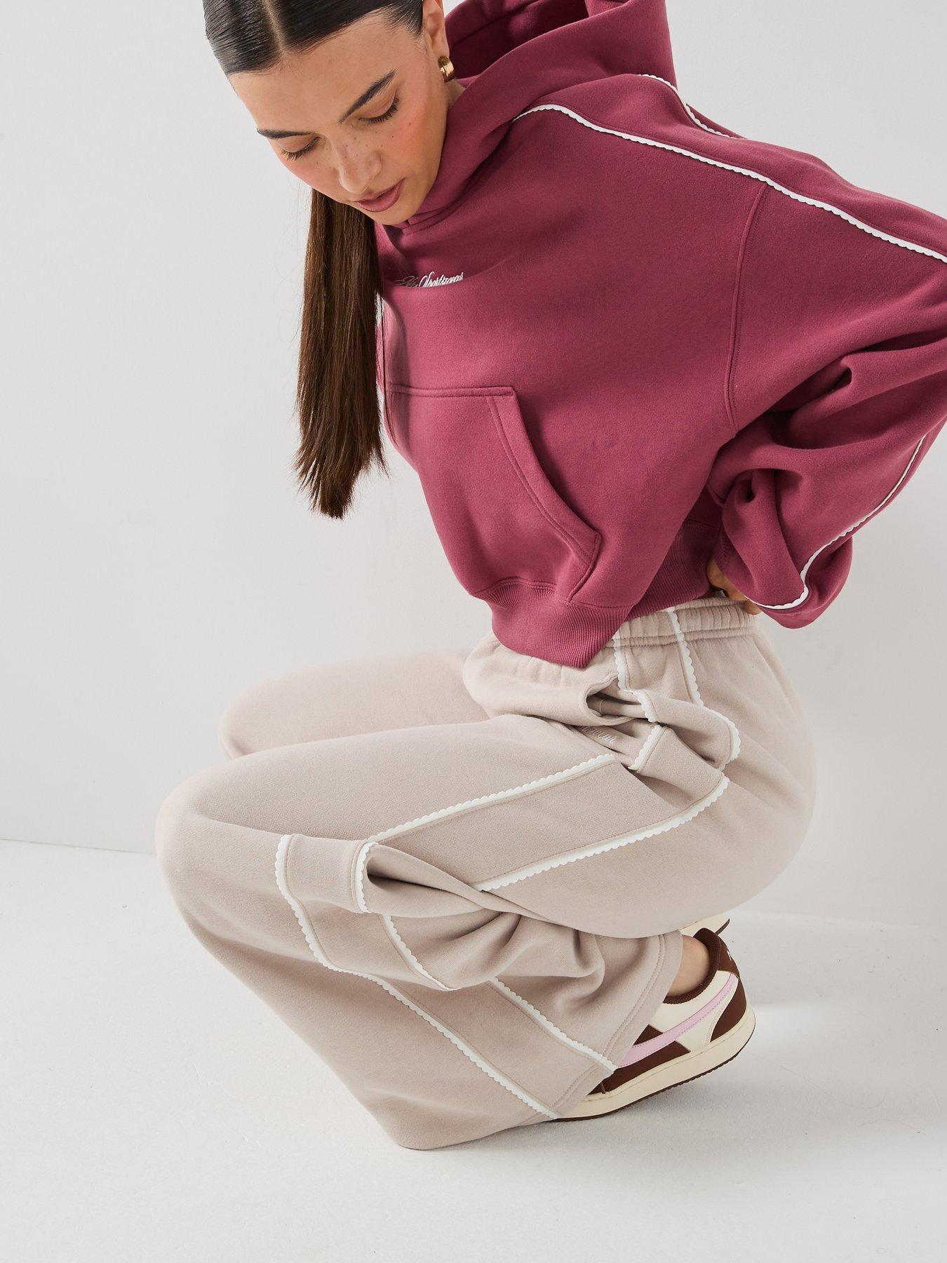 Image 6 of 7 of Nike Womens Studio Fleece Scallop Tape Logo Open Hem Joggers - Cream