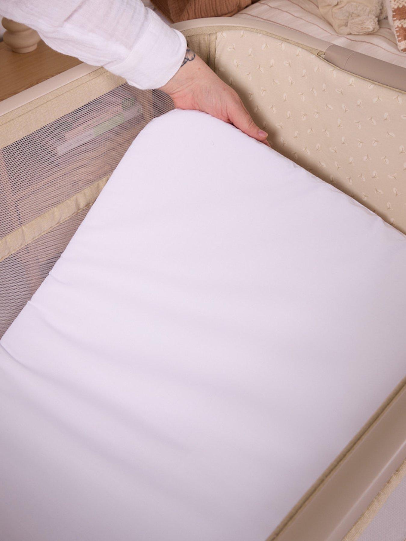 Image 4 of 7 of Tutti Bambini Cozee Zen Bedside Crib - Sand