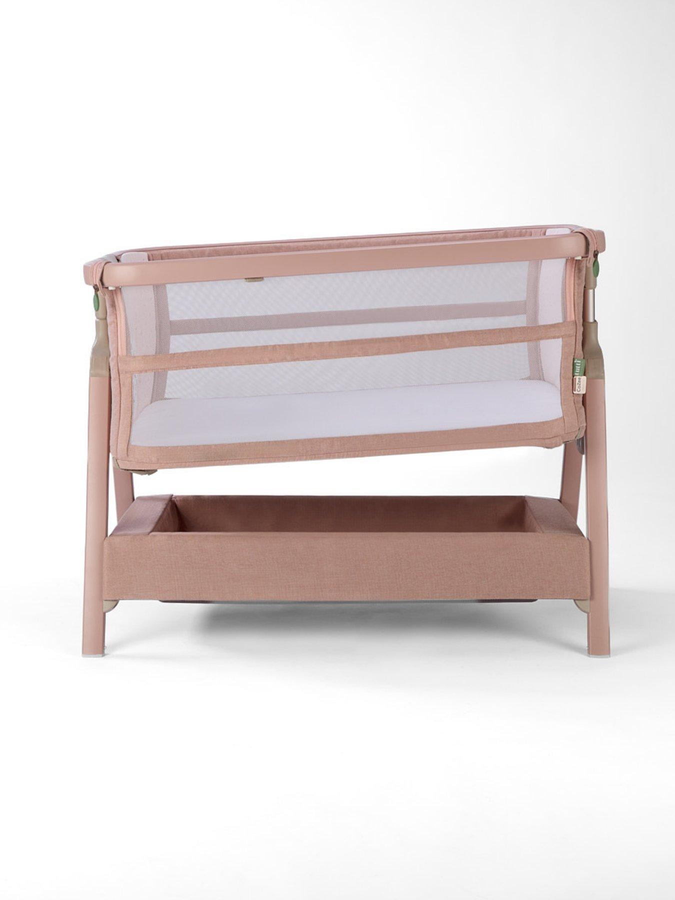 tutti-bambini-cozee-zen-bedside-crib-blushoutfit
