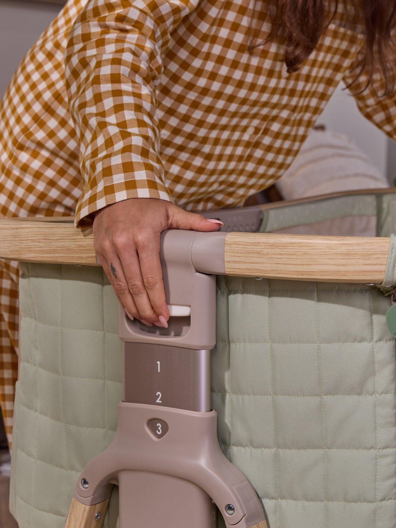 tutti-bambini-cozee-sense-bedside-crib-drifted-oakeucalyptusdetail