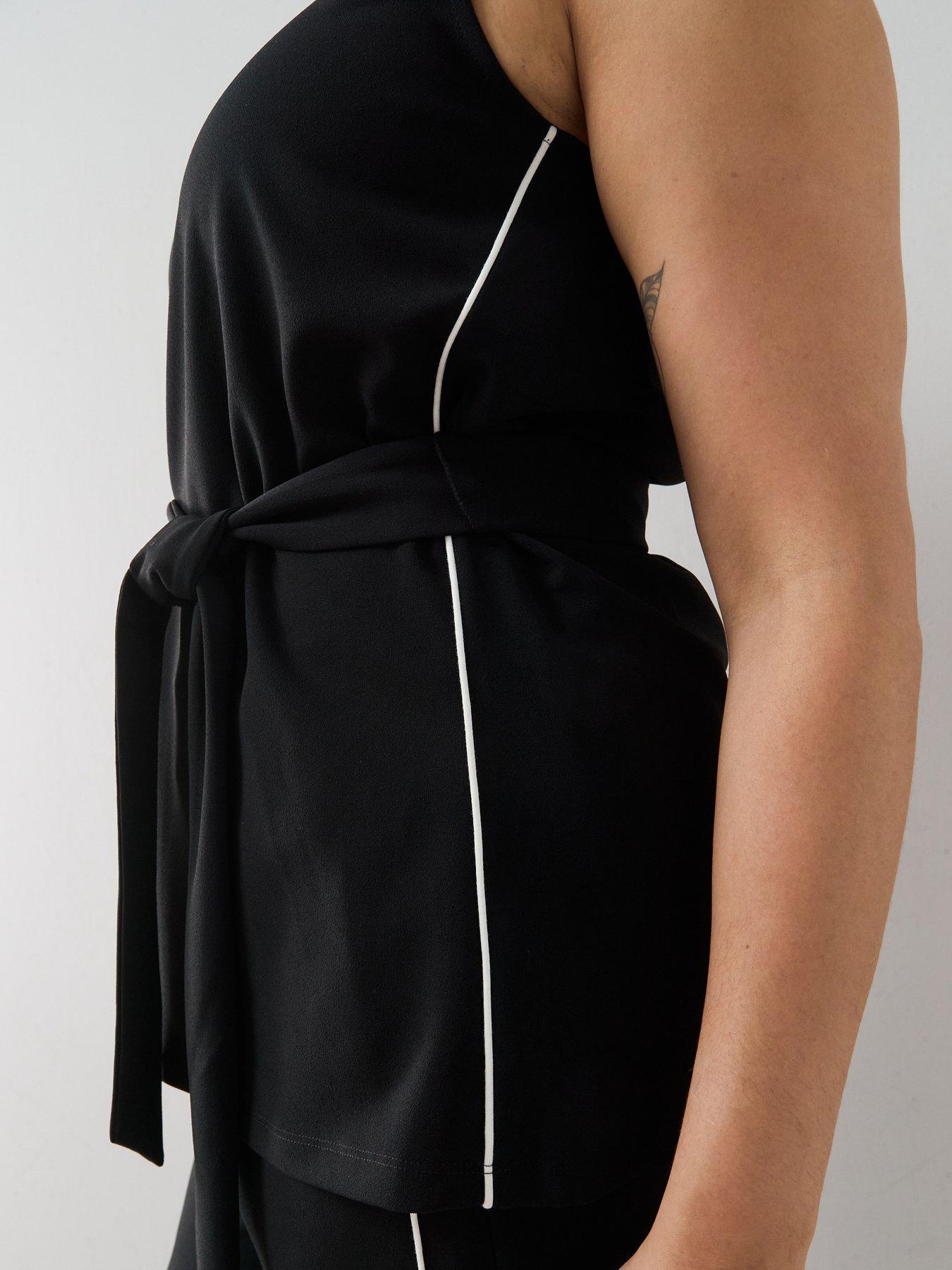 Image 4 of 6 of The Very Collection Curve V Neck Tunic Co-Ord - Black