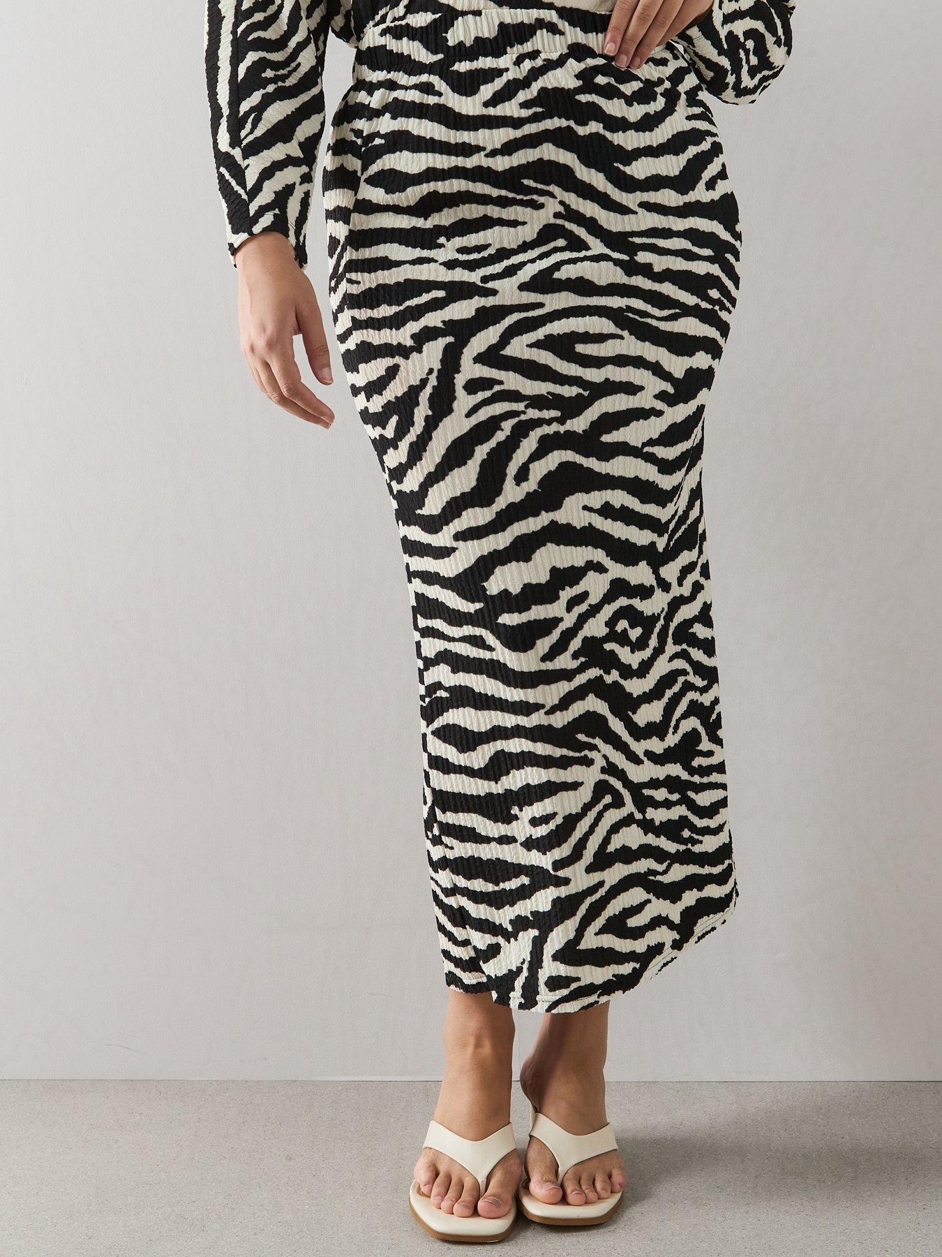 The Very Collection Curve Printed Plisse Midi Skirt - Print