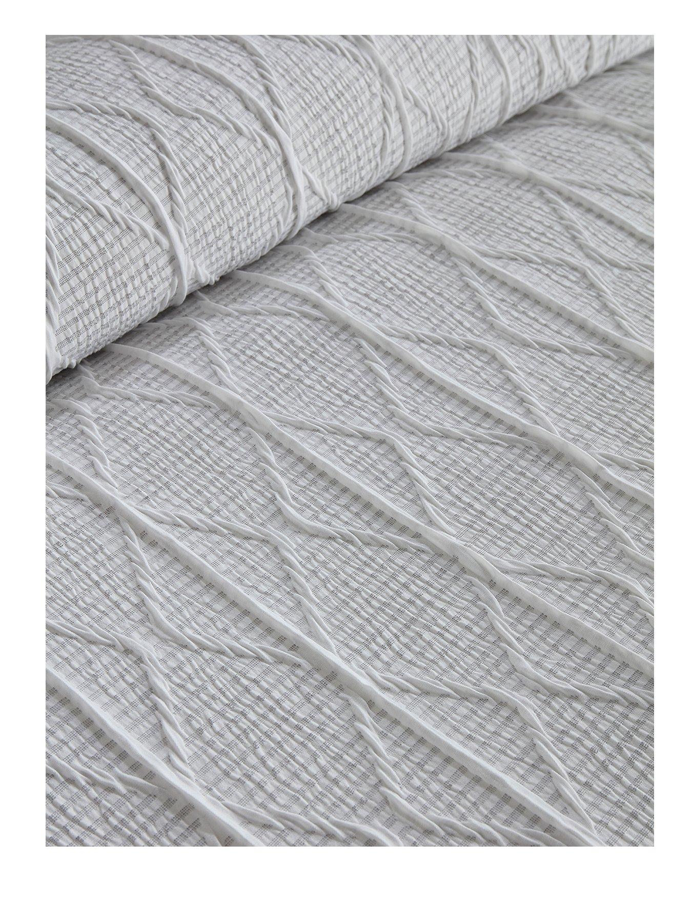 serene-crinkle-stripe-duvet-cover-set-in-whitestillFront