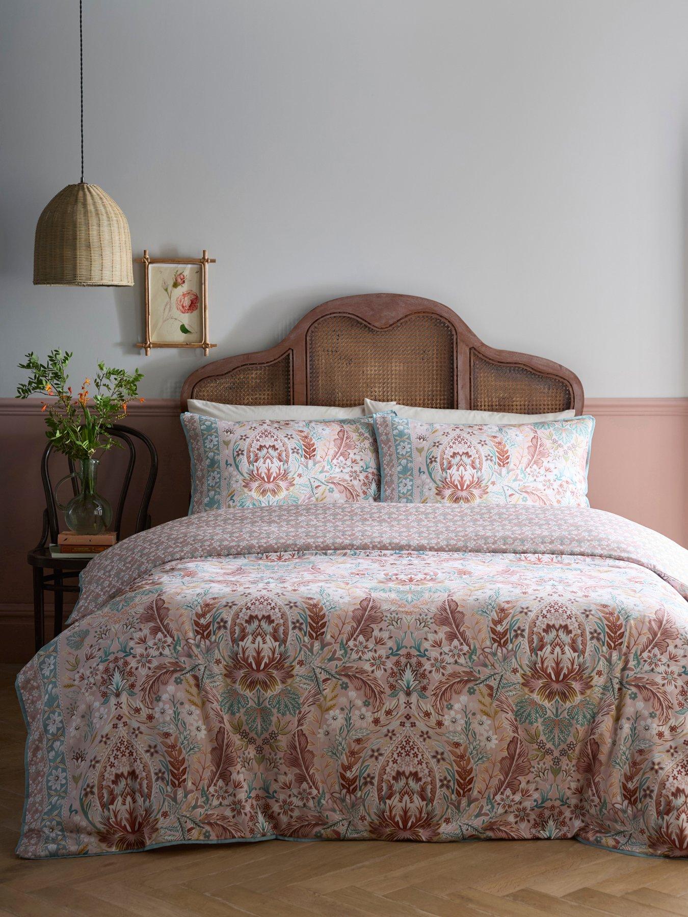 Appletree Floral Damask Duvet Cover Set In Multi Double