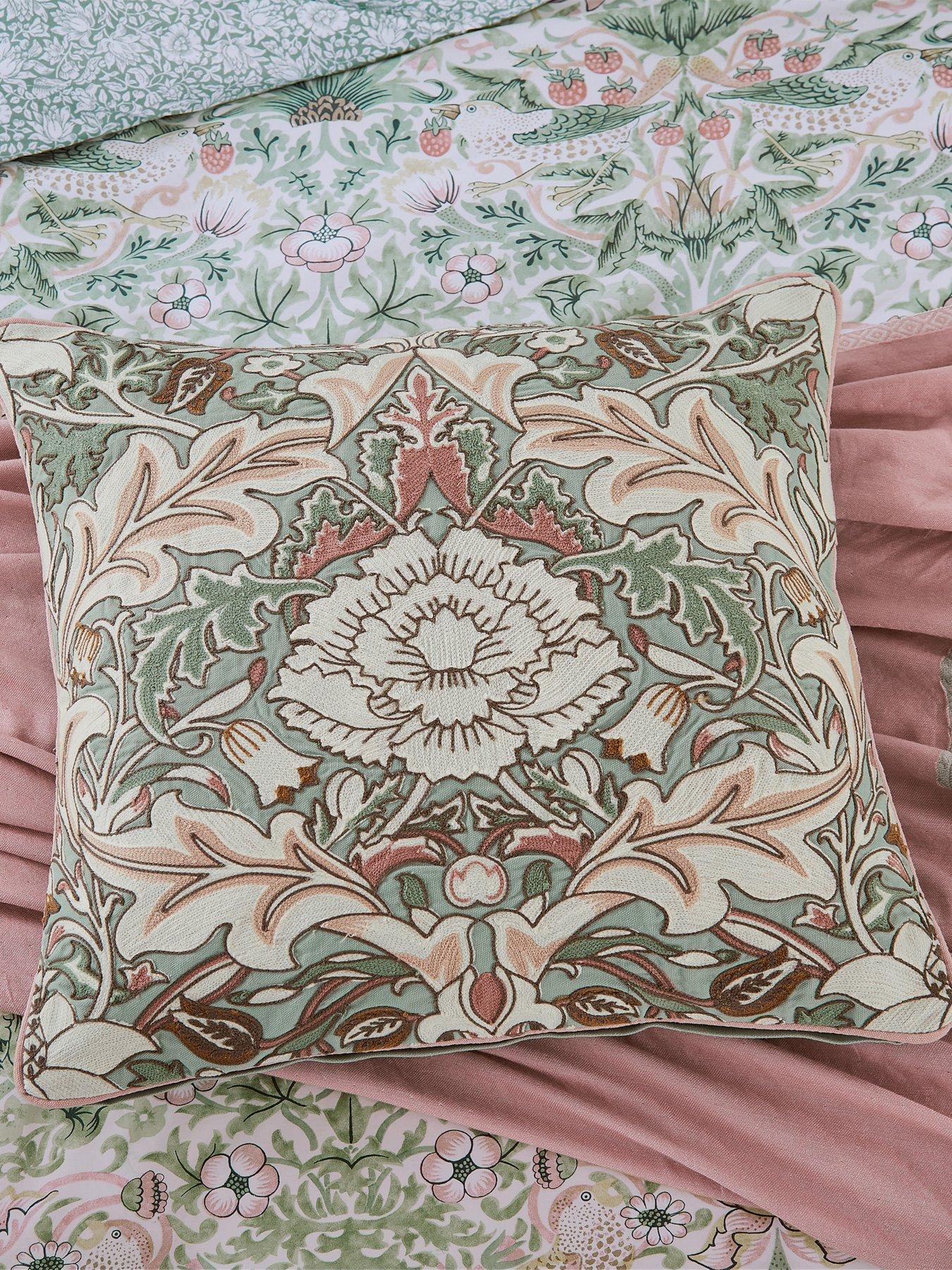 morris-co-strawberry-thief-severne-cushion-50x50cm-cochineal-pink
