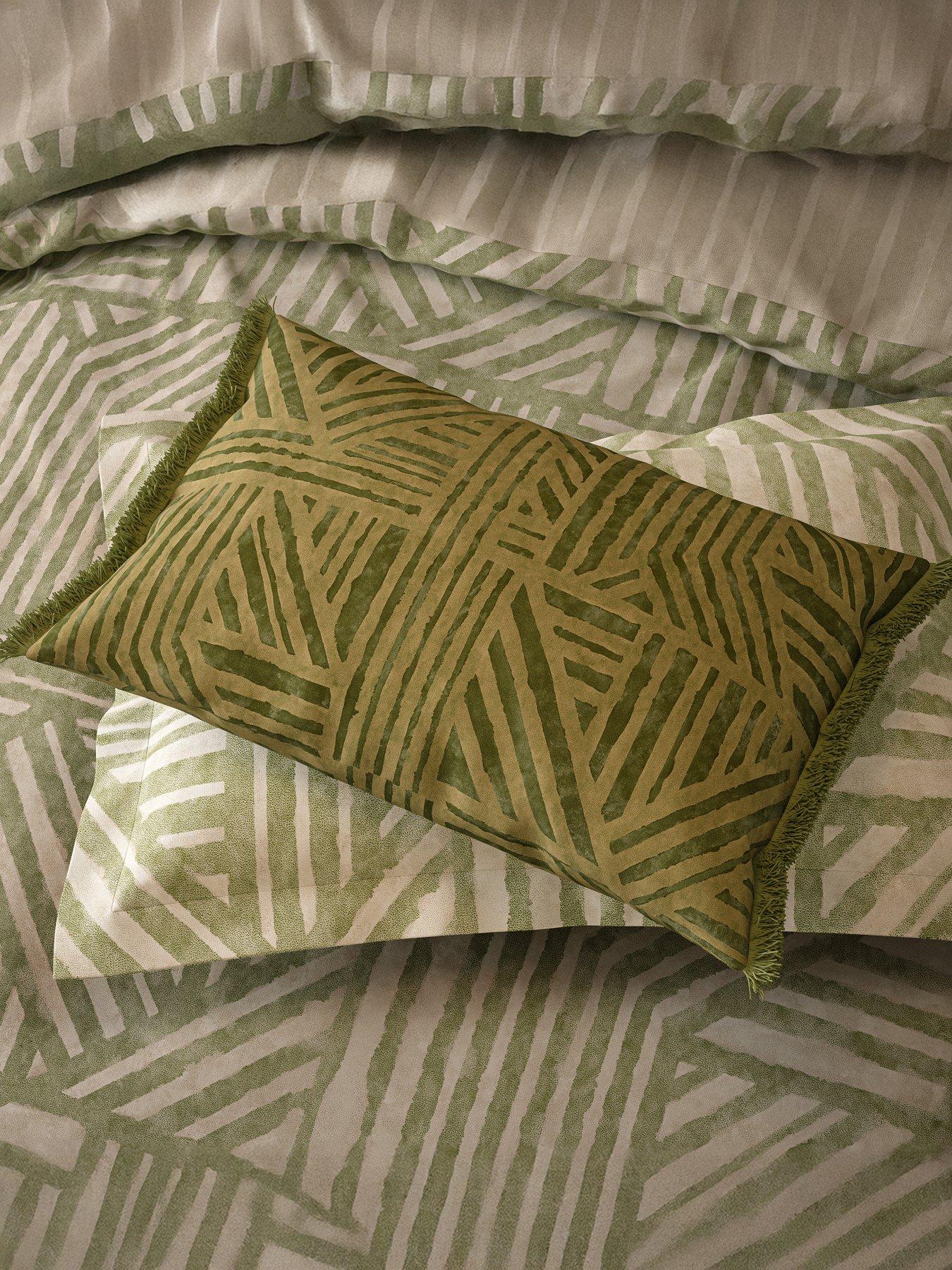 harlequin-crater-duvet-cover-set-jadedetail
