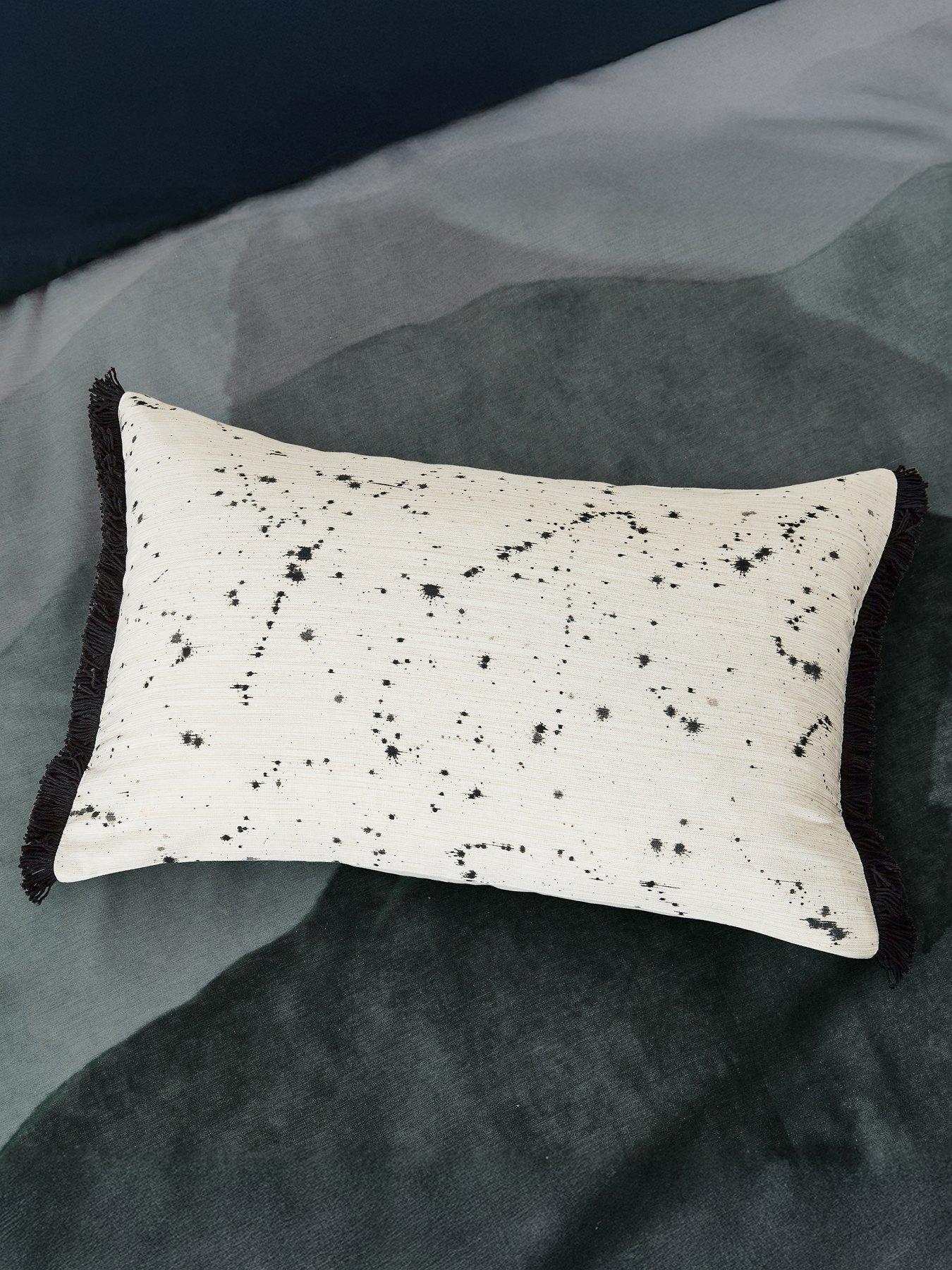 harlequin-moho-cushion-60x40-cm-agatefront