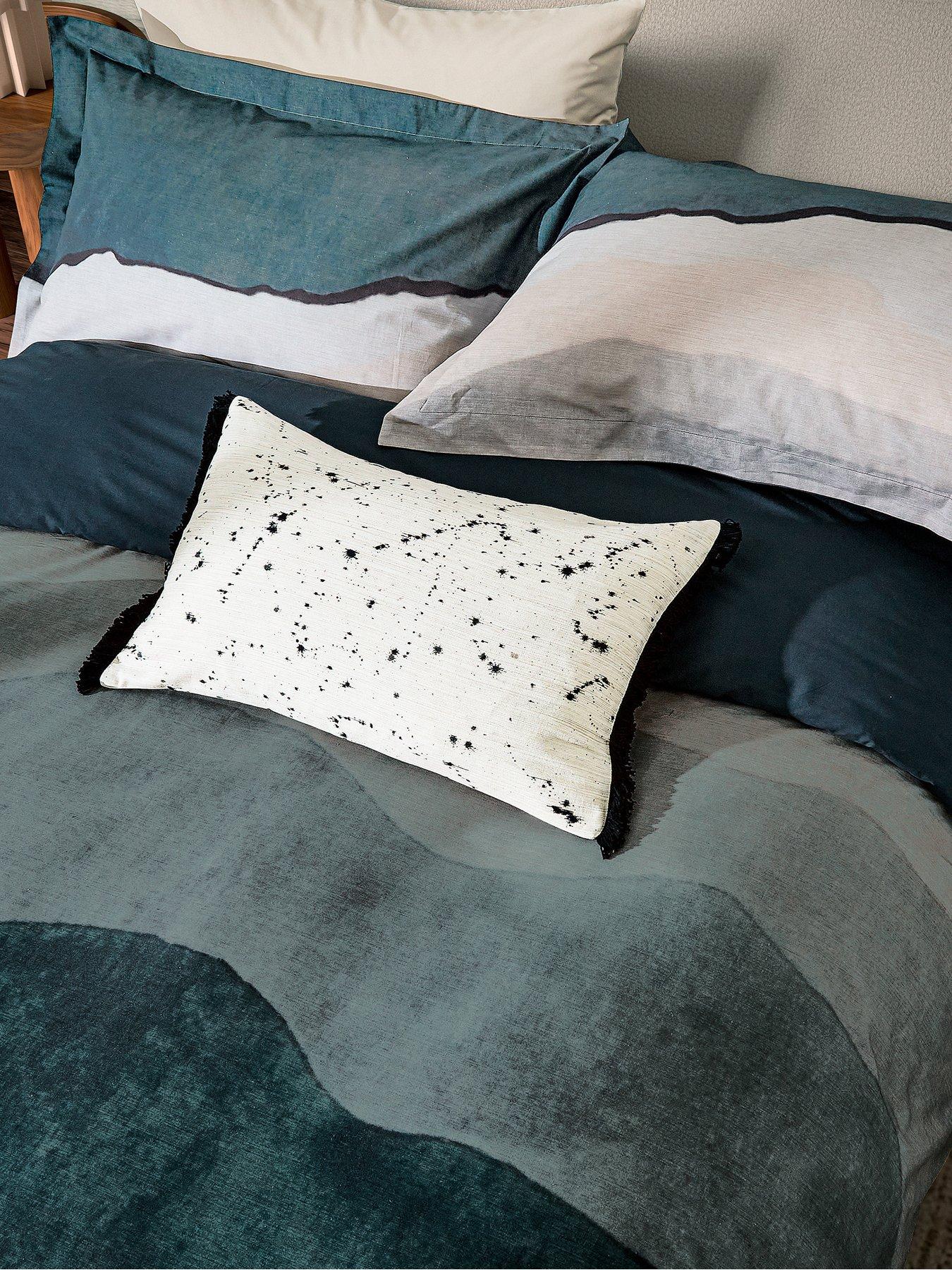 harlequin-moho-cushion-60x40-cm-agateback