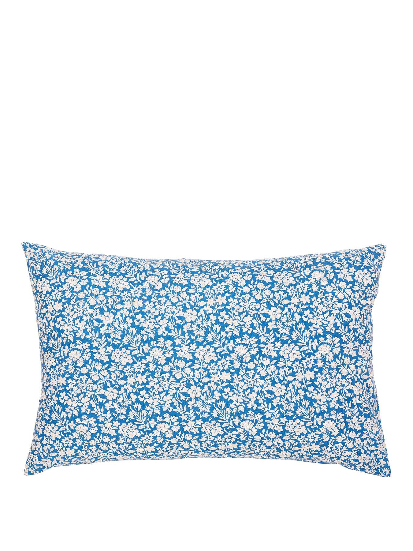 land-shore-quintin-stripe-100-cotton-standard-standard-pair-blue-redstillFront