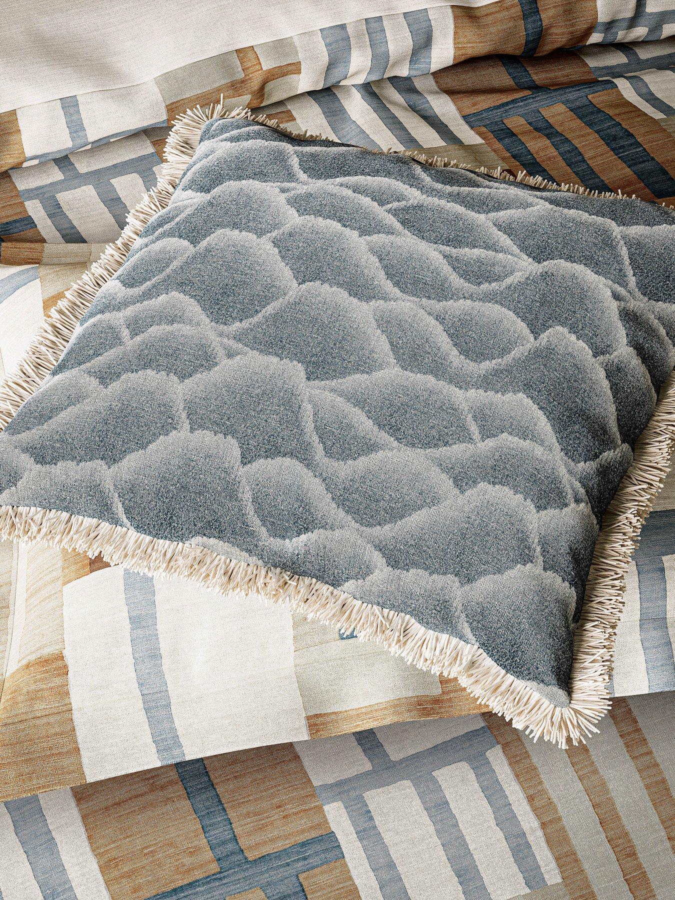 harlequin-monolith-cover-set-100-cotton-amber-amp-skydetail