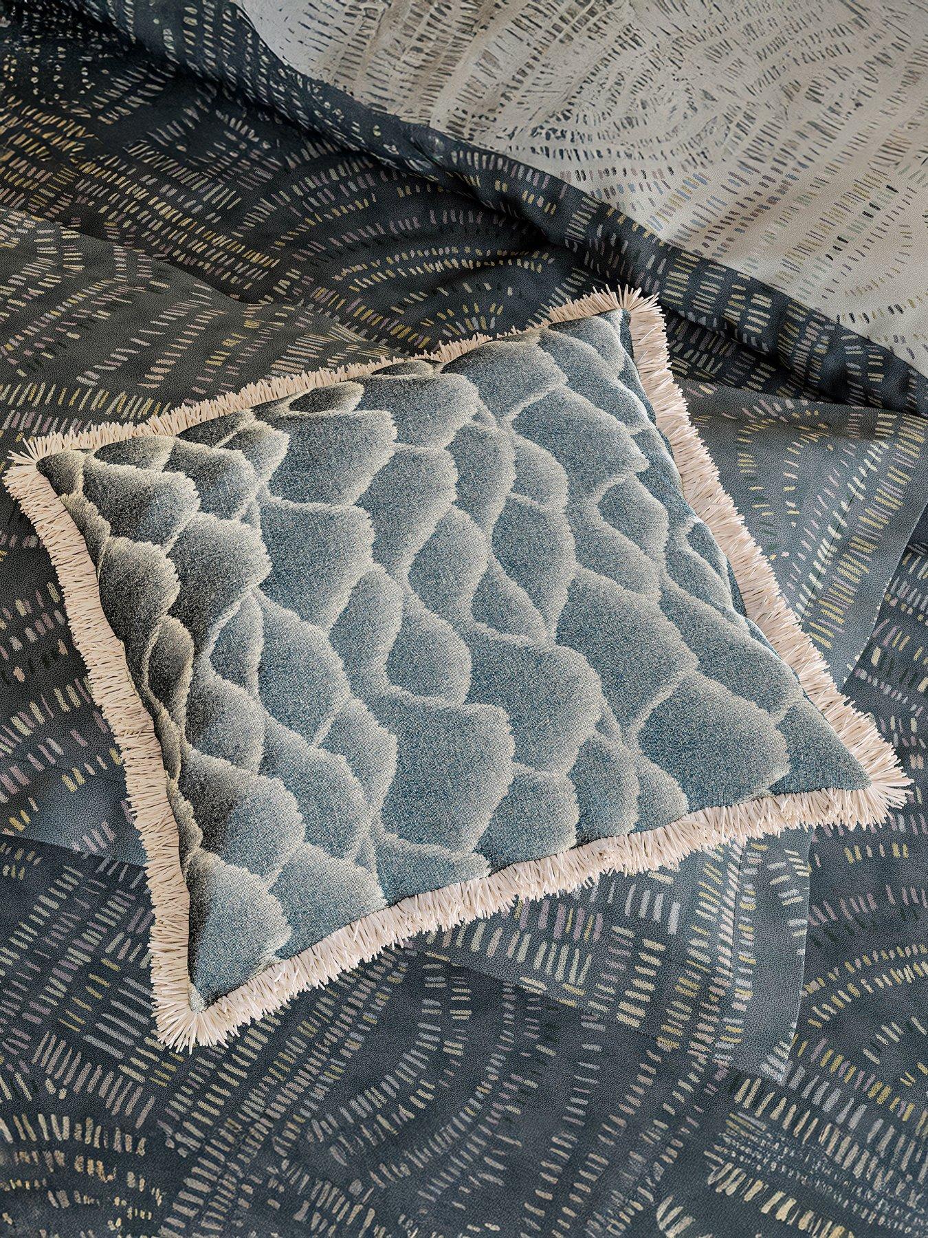 harlequin-zuni-cushion-45x45-cm-sapphireback
