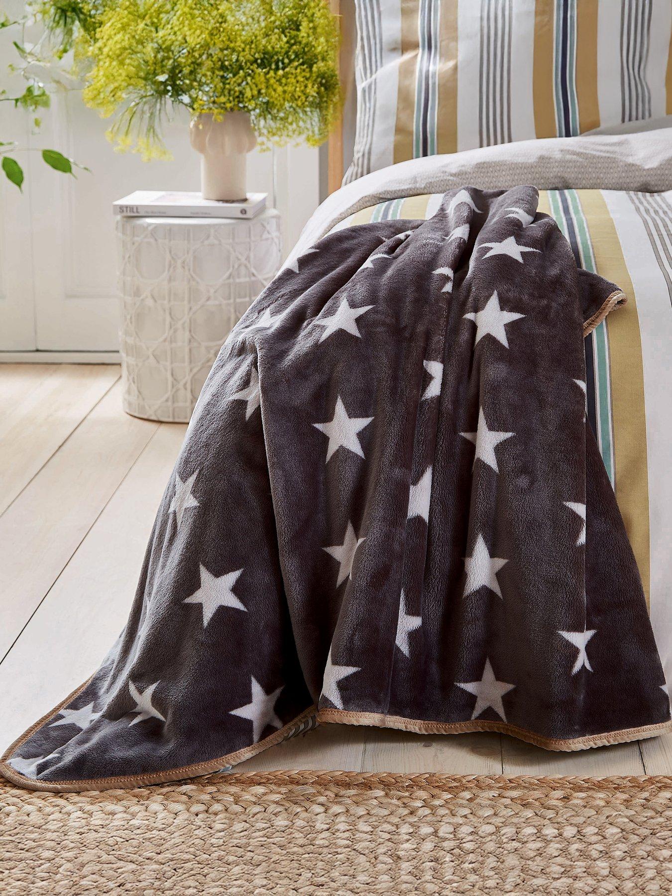 helena-springfield-star-fleece-throw-charcoal-amp-linenfront