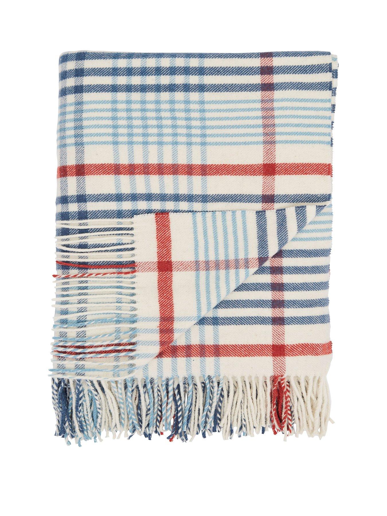 land-shore-picnic-check-throw-150x200-cm-blue-redstillFront
