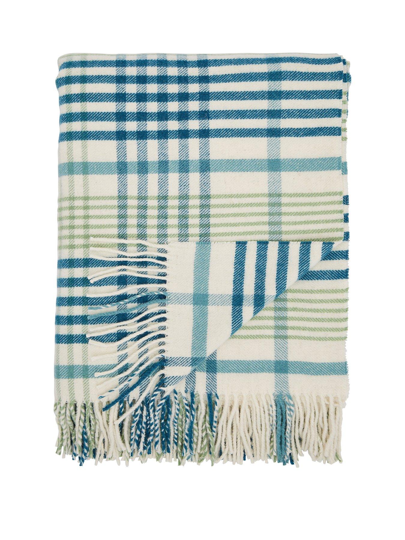 land-shore-picnic-check-throw-150x200-cm-greenstillFront