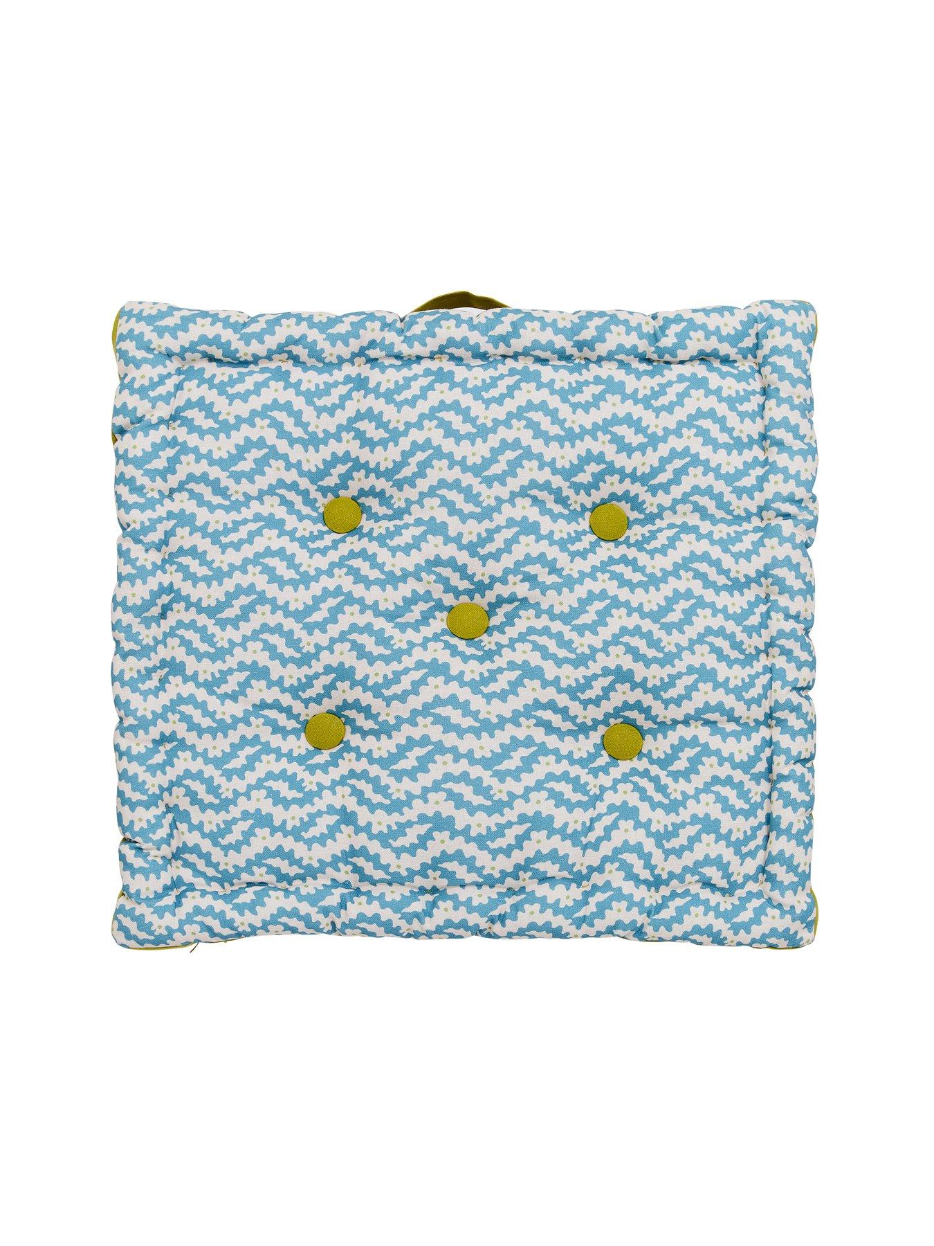 land-shore-sperrin-outdoor-cushions-45x45cm-greenback