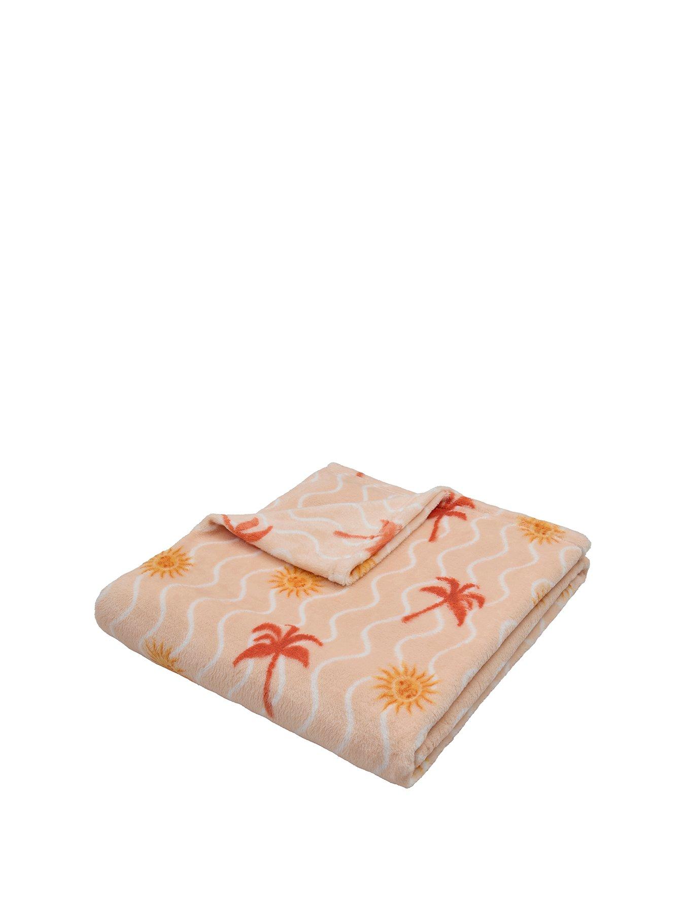 Image 2 of 4 of Fusion Soleil Throw In Coral/camel 120 X 150cm