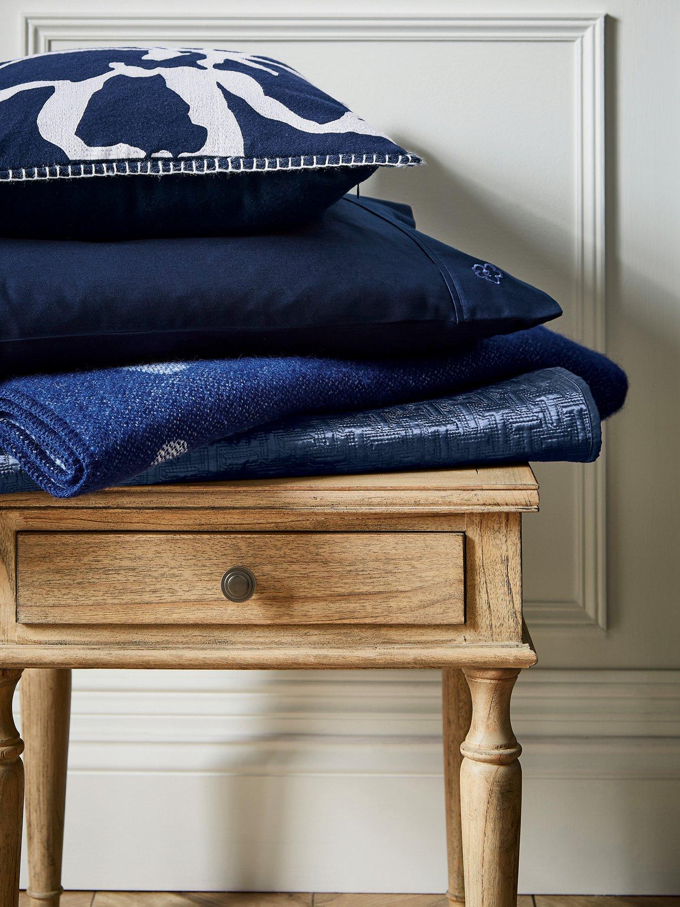 ted-baker-ted-baker-plain-dye-standard-pillow-casedetail