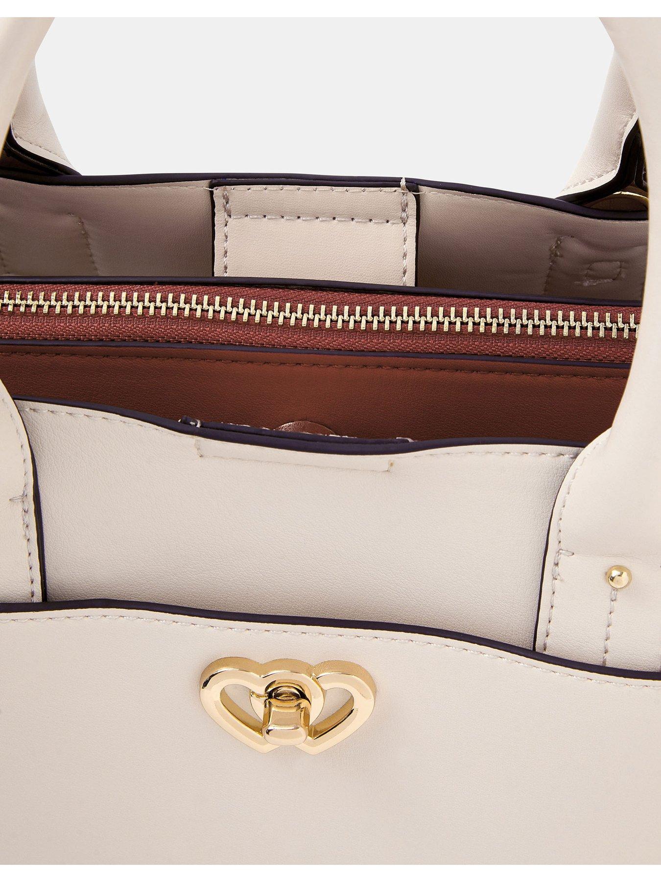 accessorize-double-heart-crossbody-handbagoutfit