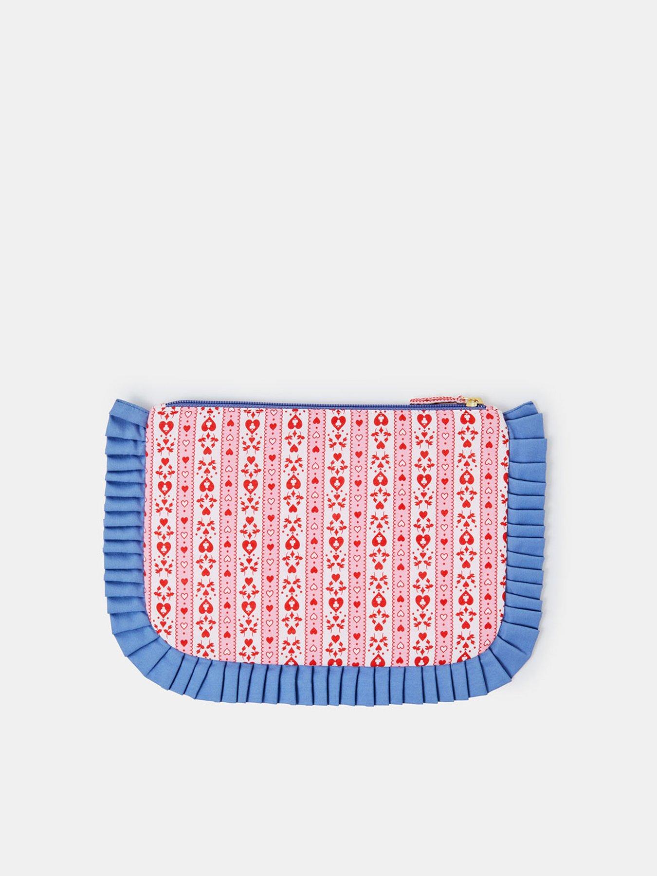 accessorize-heart-print-frill-edge-pouch-pinkback