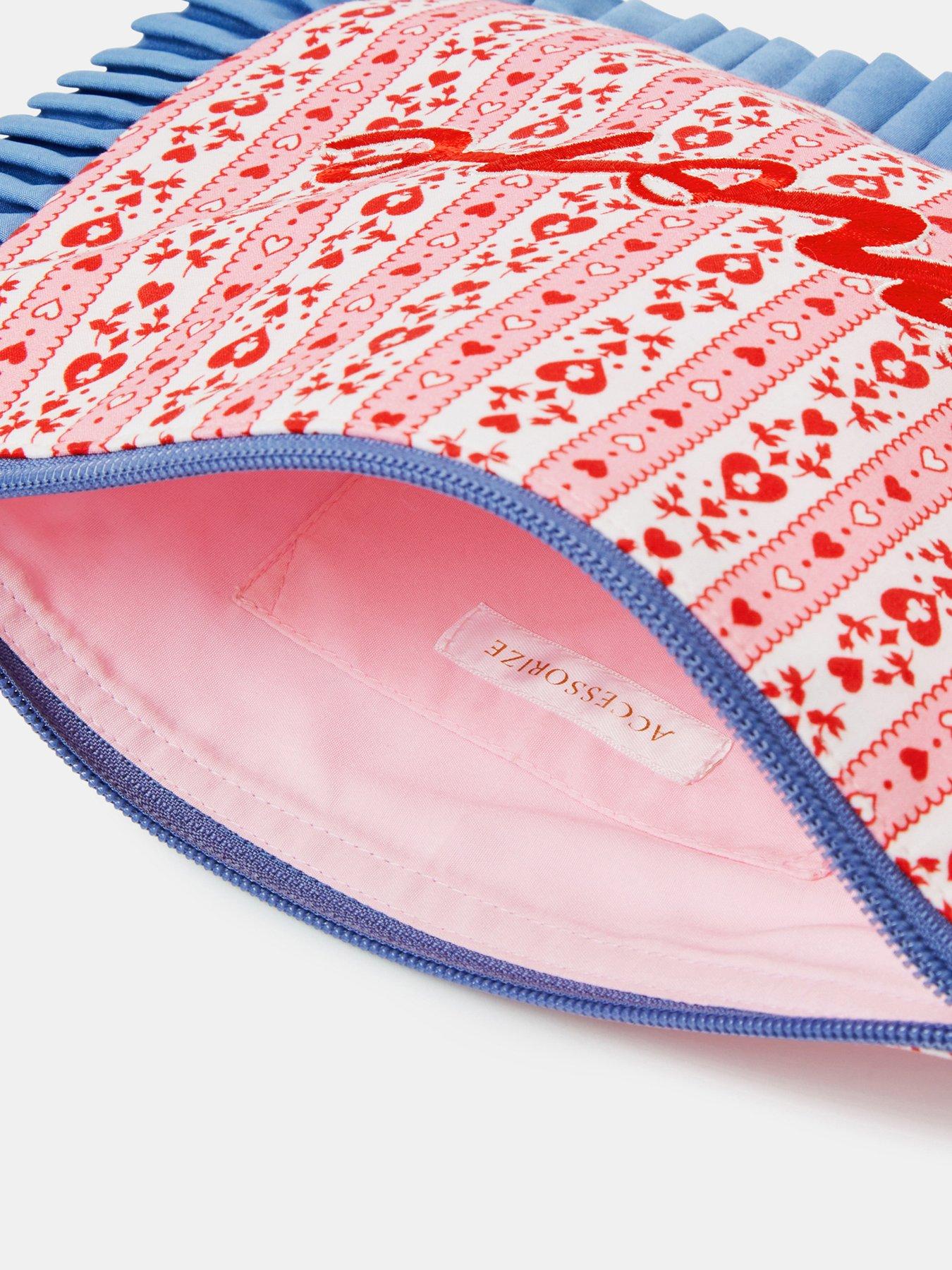 accessorize-heart-print-frill-edge-pouch-pinkoutfit