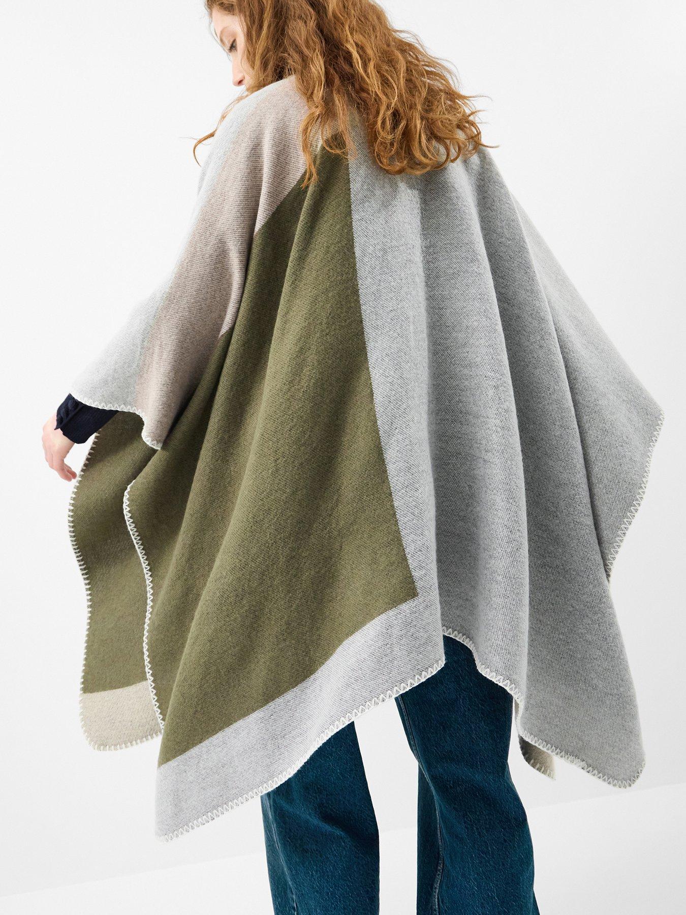 accessorize-colourblock-poncho-greyoutfit
