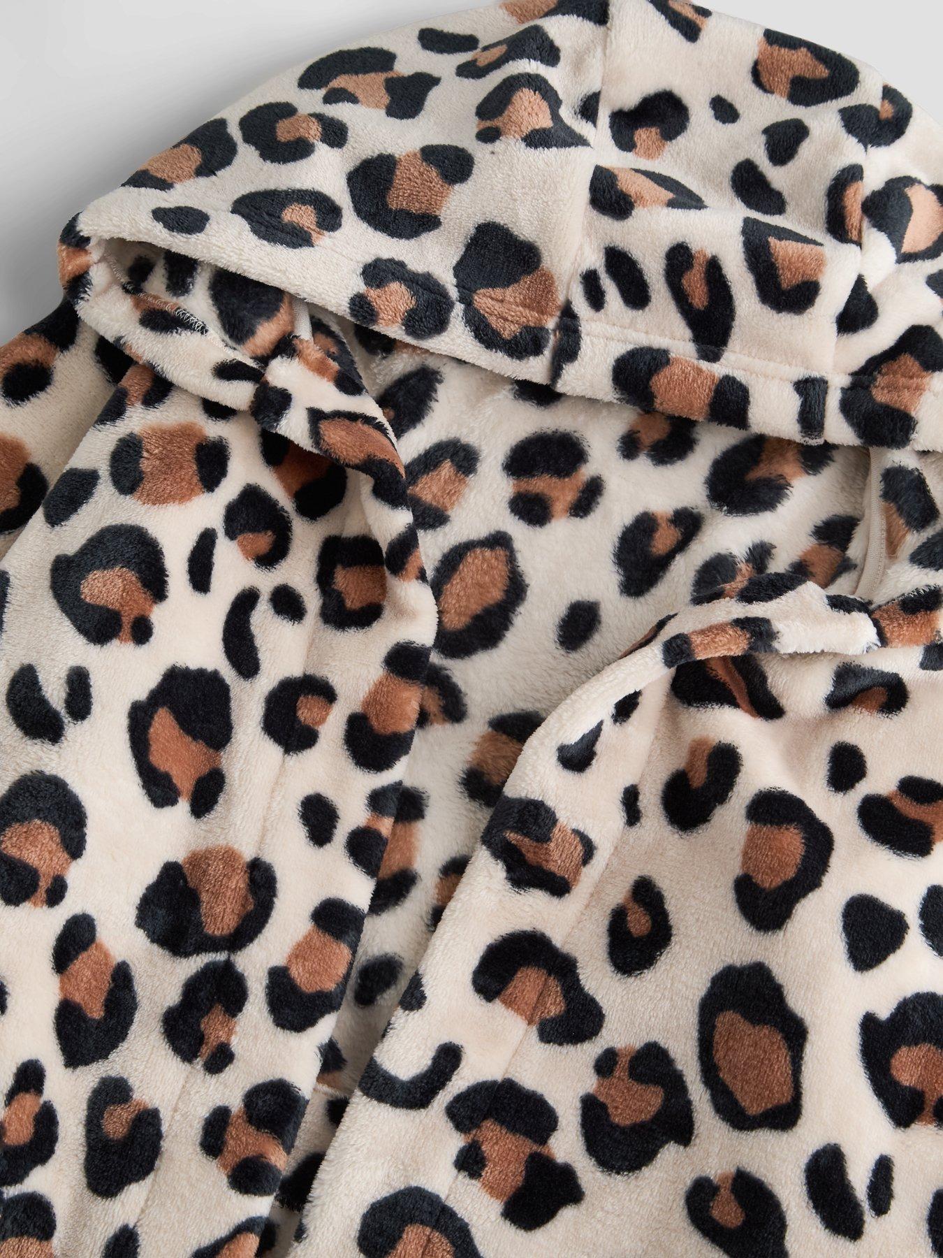 Image 5 of 6 of The Very Collection Leopard Print Fleece Dressing Gown