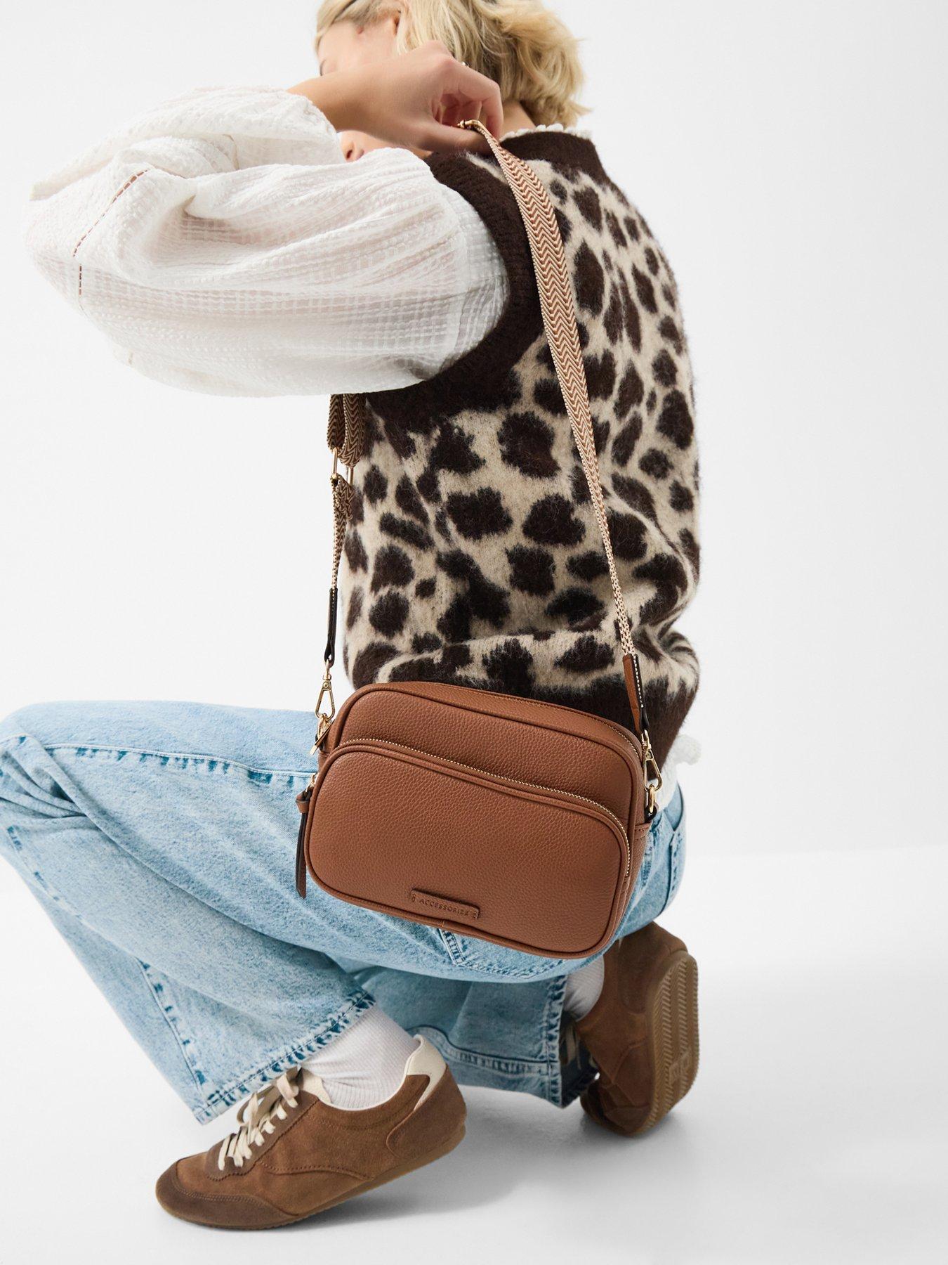 accessorize-double-zip-camera-bagstillFront