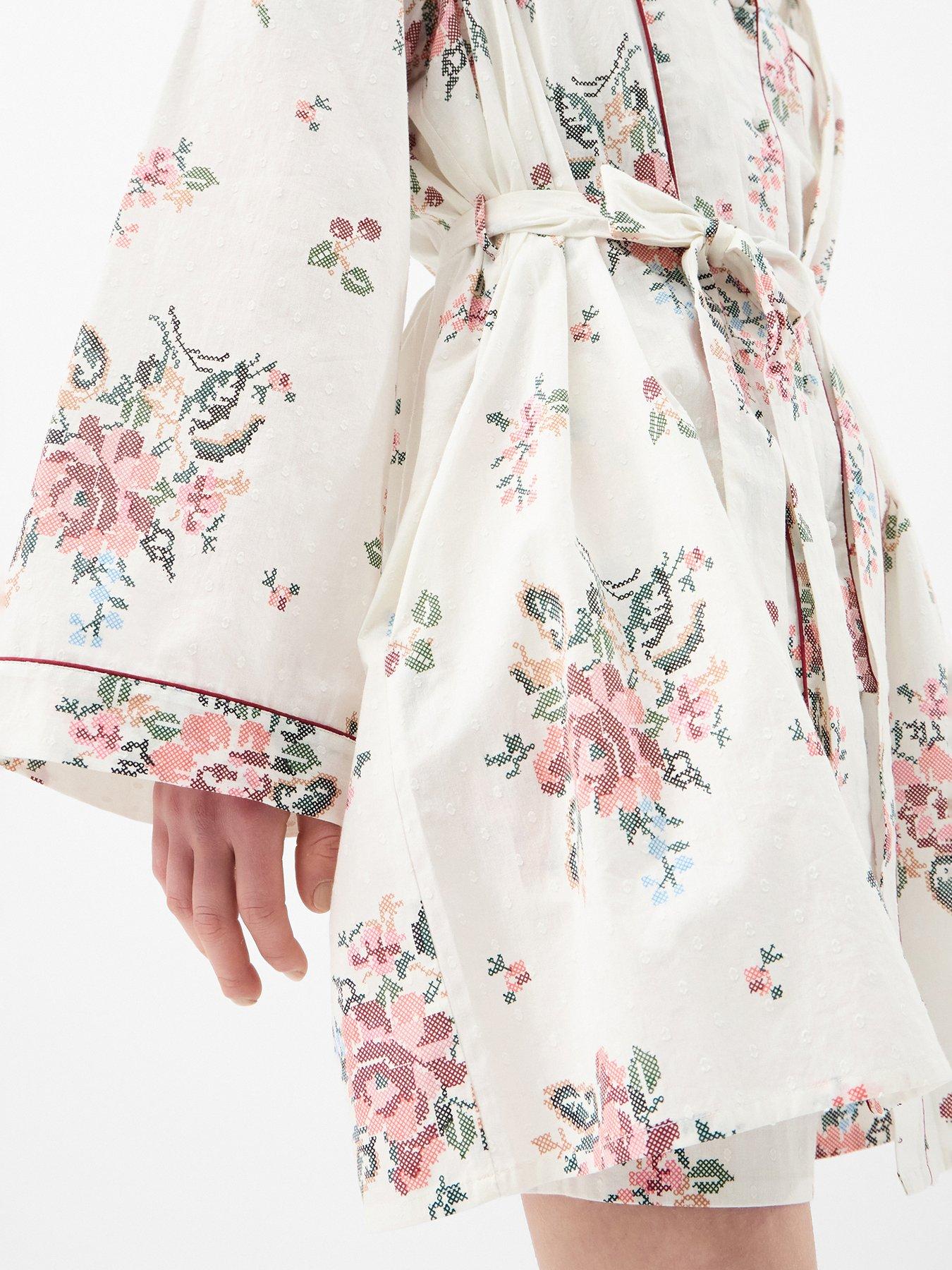 Image 3 of 4 of Accessorize Floral Print Short Dressing Gown - Cream