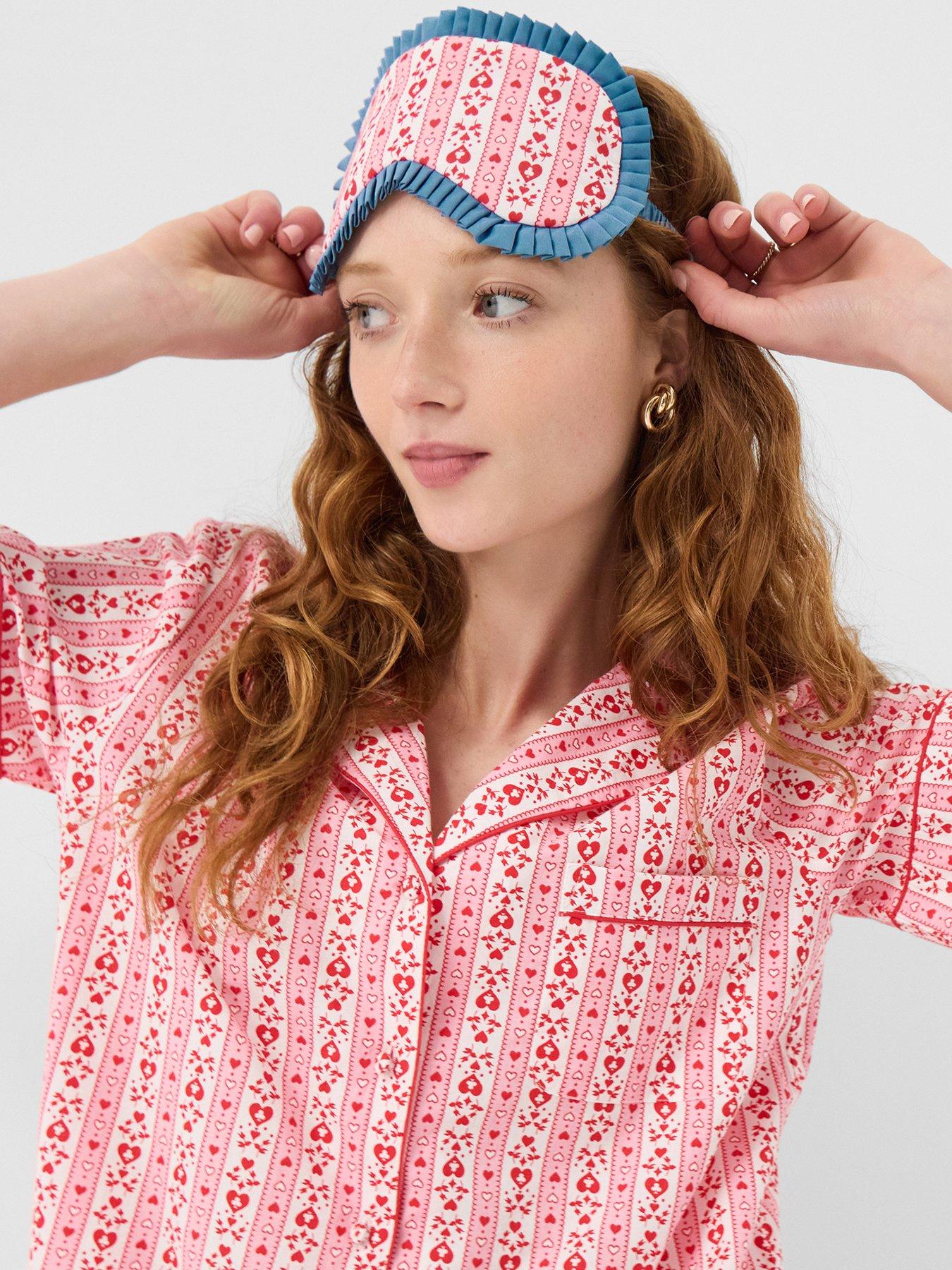 accessorize-heart-stripe-eye-mask-pinkstillFront