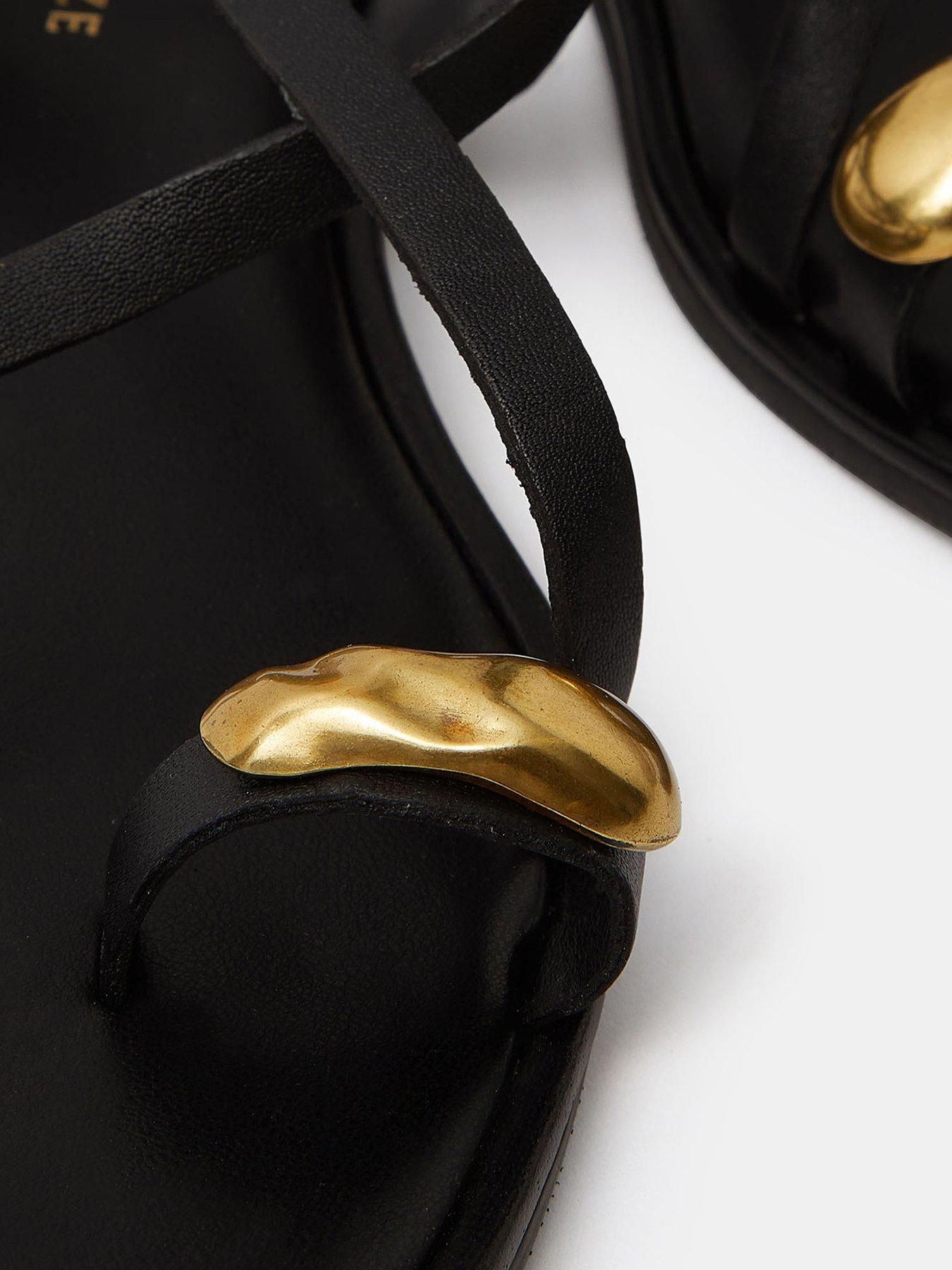 accessorize-metal-toe-detail-strappy-sandals-blackoutfit