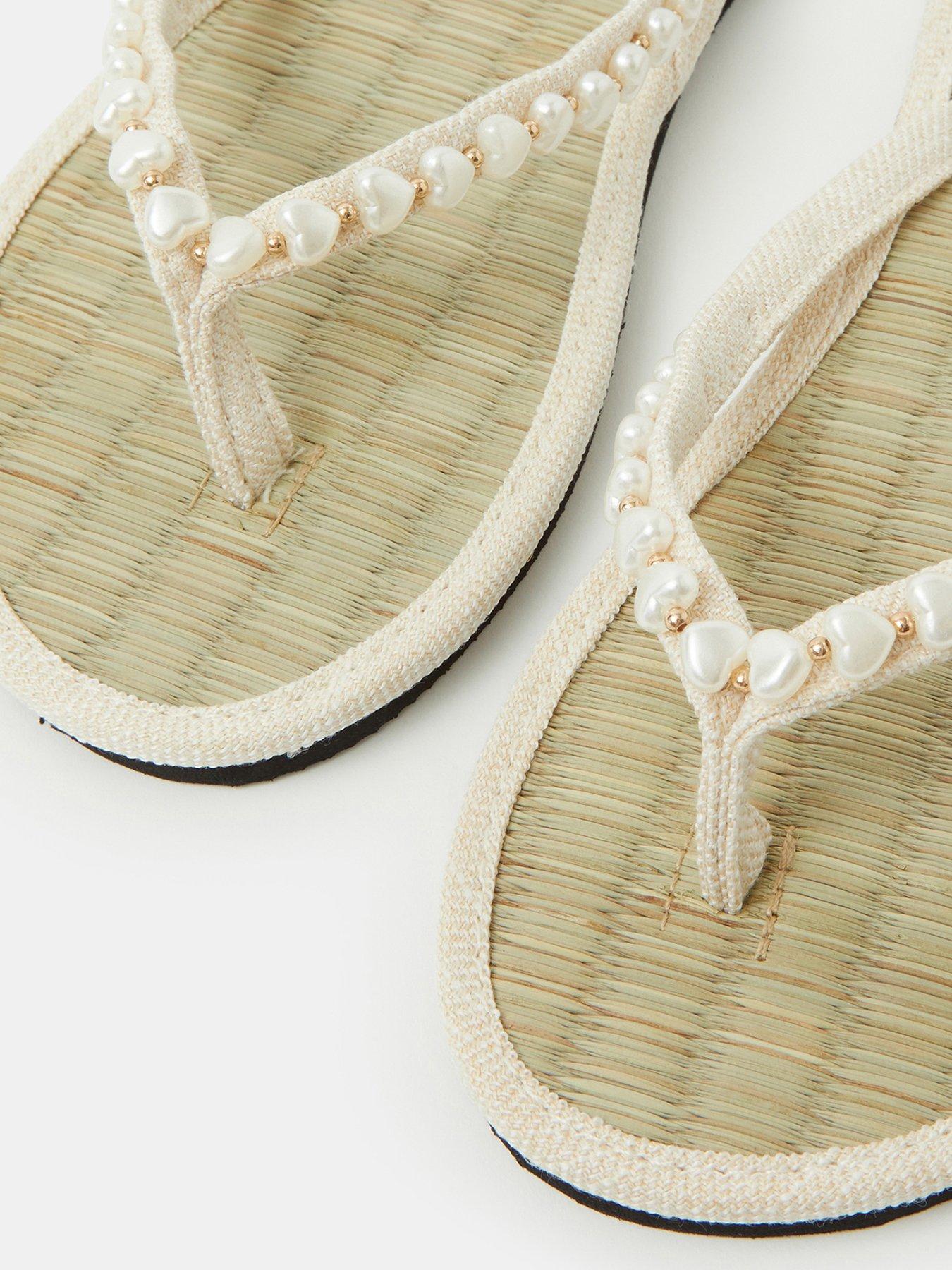 accessorize-heart-bead-seagrass-flip-flops-creamoutfit